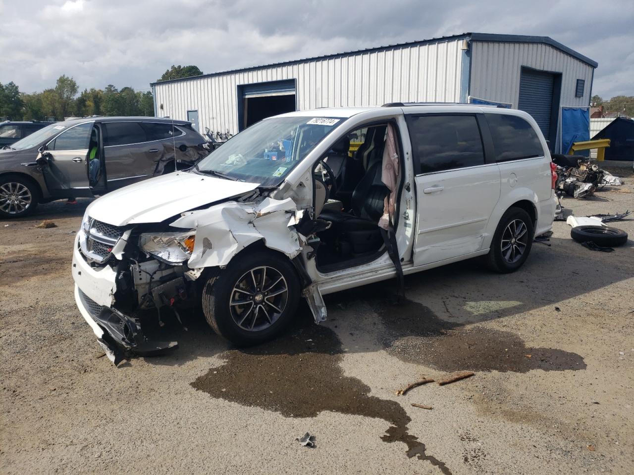 2017 Dodge Grand Caravan Sxt for Sale in Shreveport, LA - Side