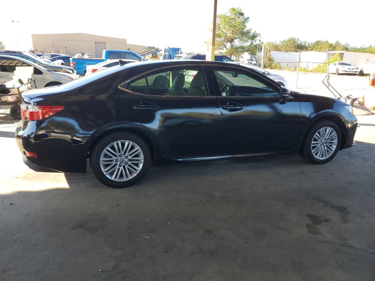 2014 Lexus ES - Image 3