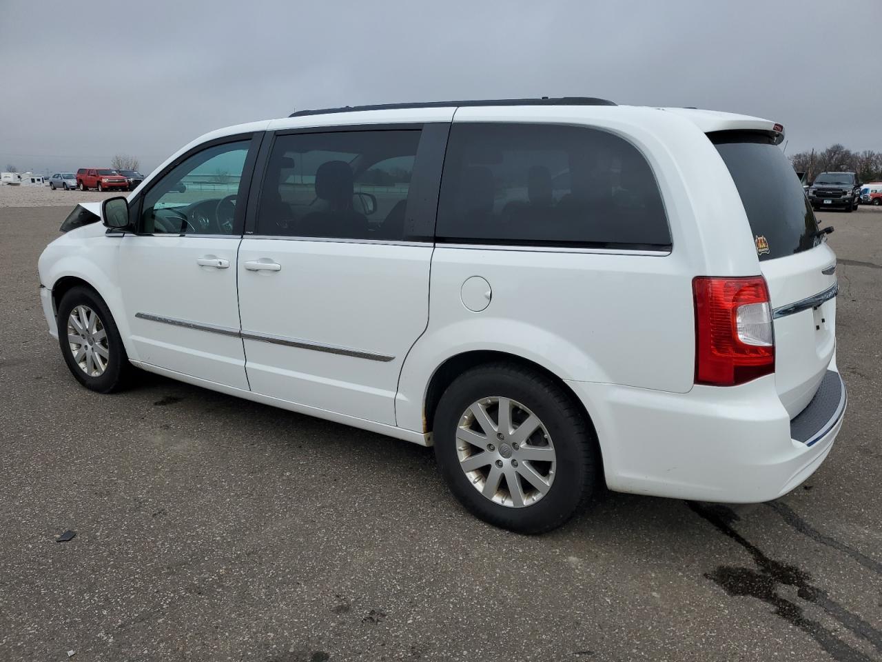 2014 Chrysler Town & Country - Image 2