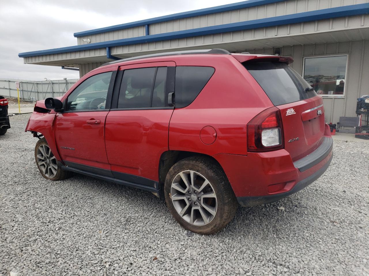 VIN 1C4NJDBB4GD788843 2016 JEEP COMPASS no.2