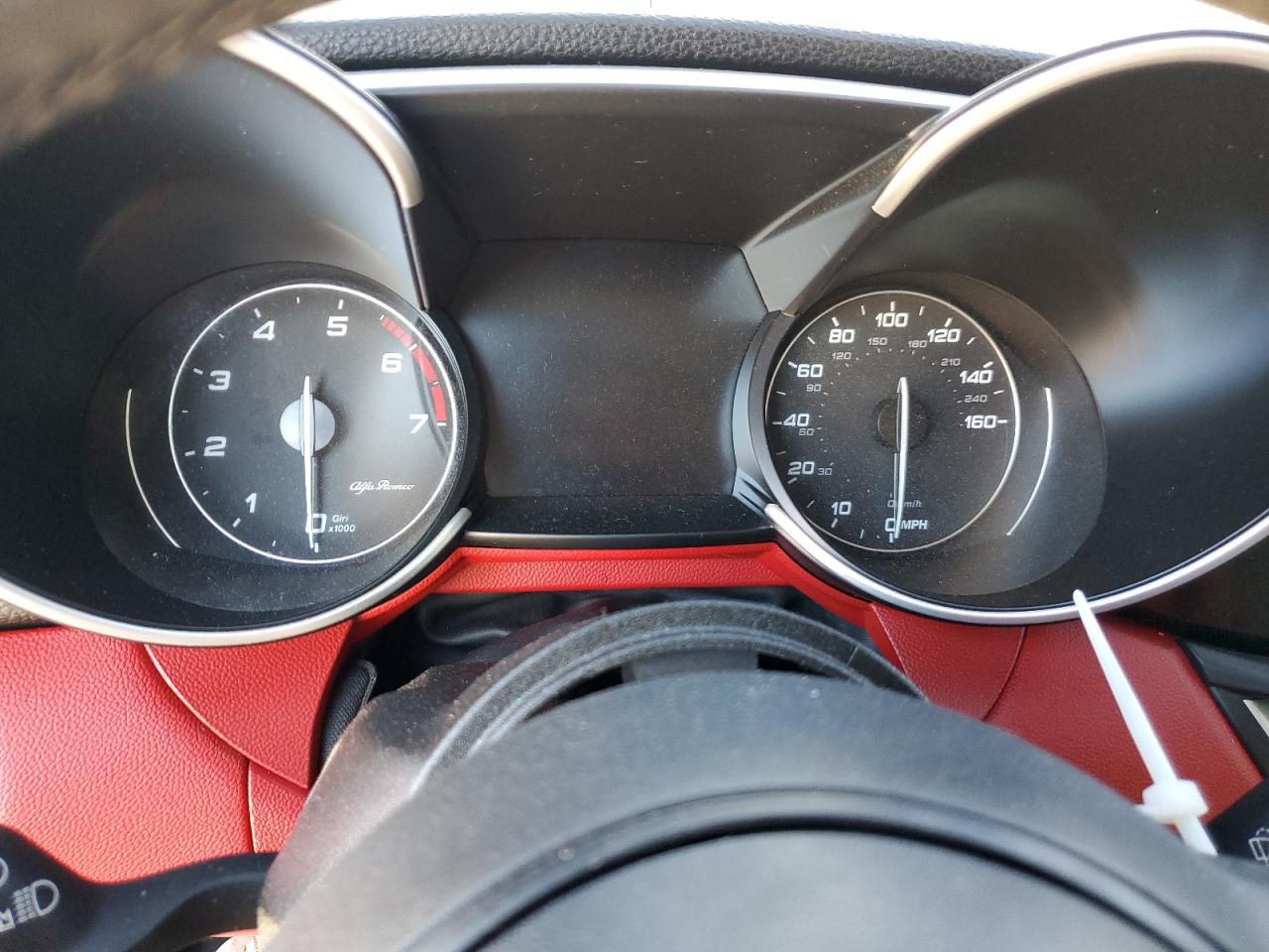 2021 Alfa Romeo Giulia - Image 9