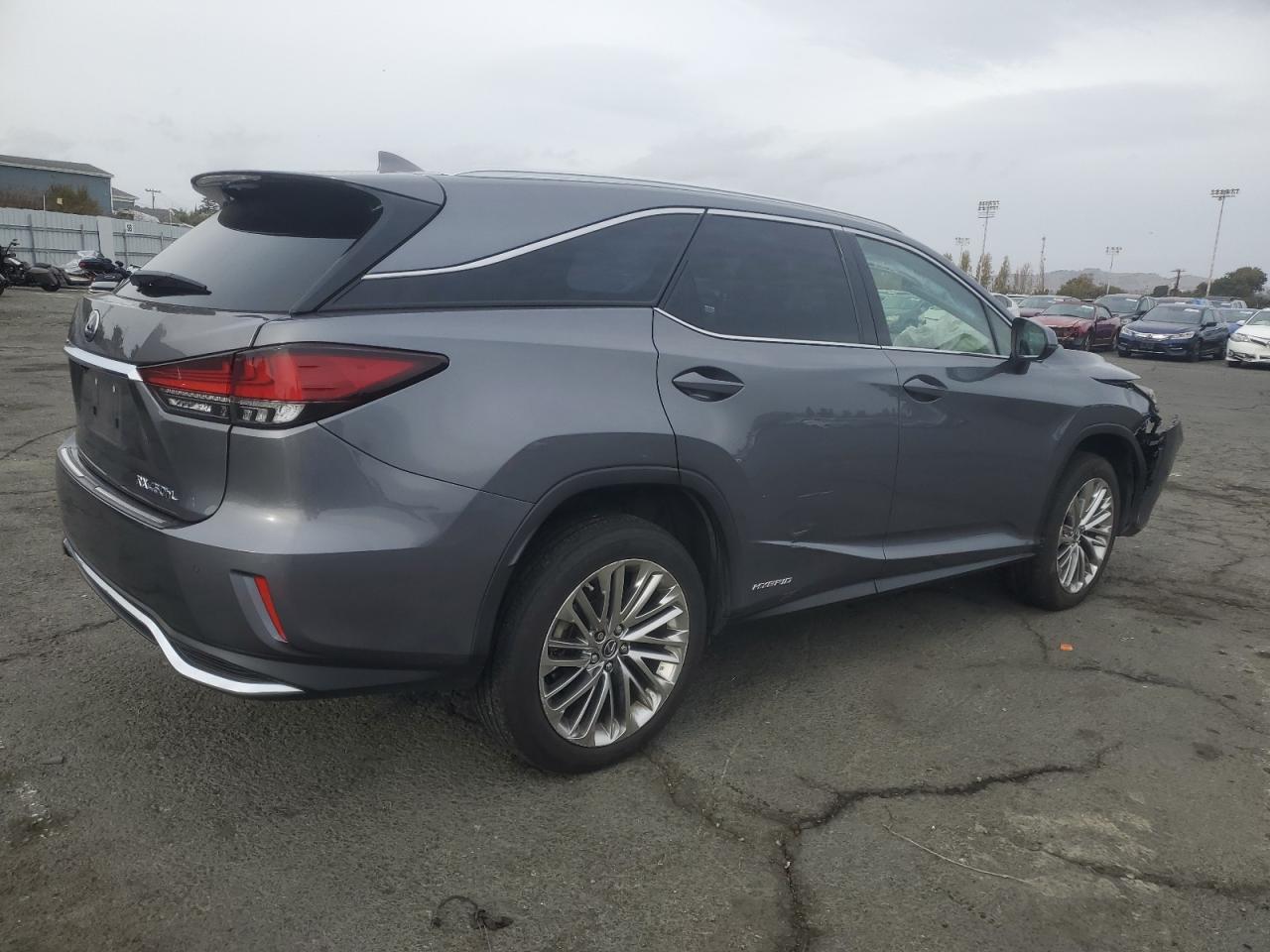 2021 Lexus RX - Image 3