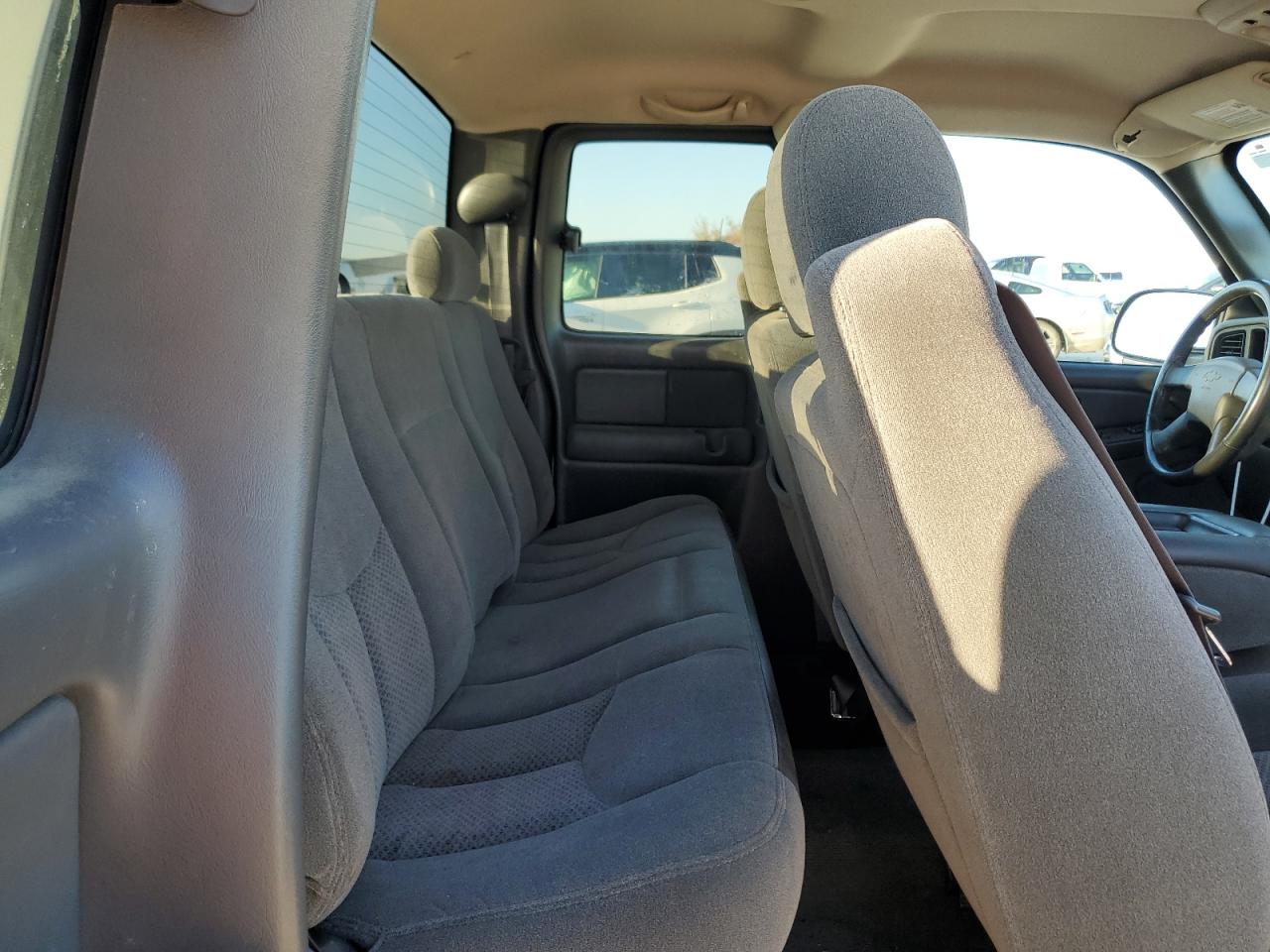 2004 Chevrolet Silverado C1500 VIN: 2GCEC19T841185103 Lot: 79290174