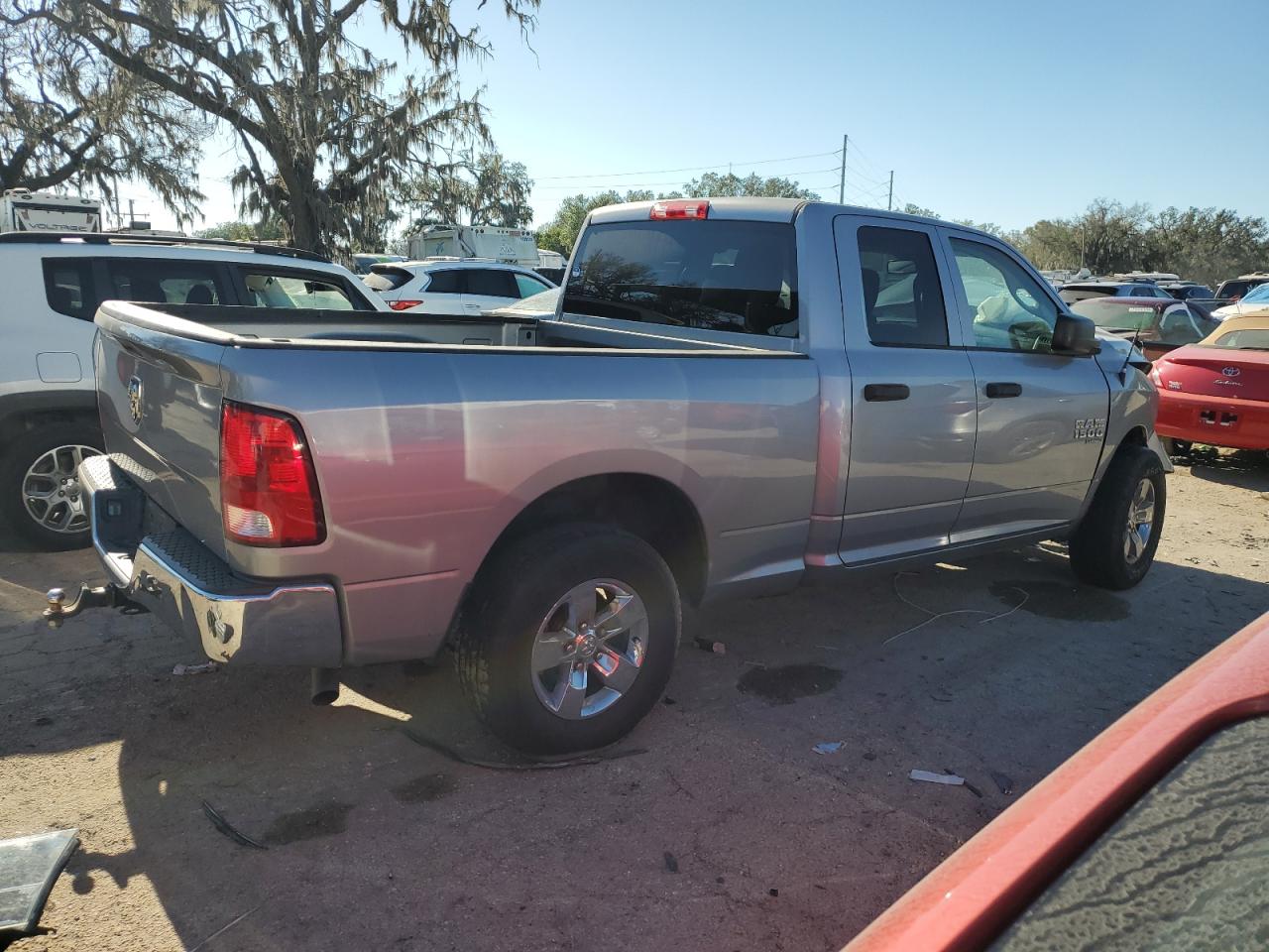 VIN 1C6RR6FG5KS681226 2019 RAM 1500 no.3