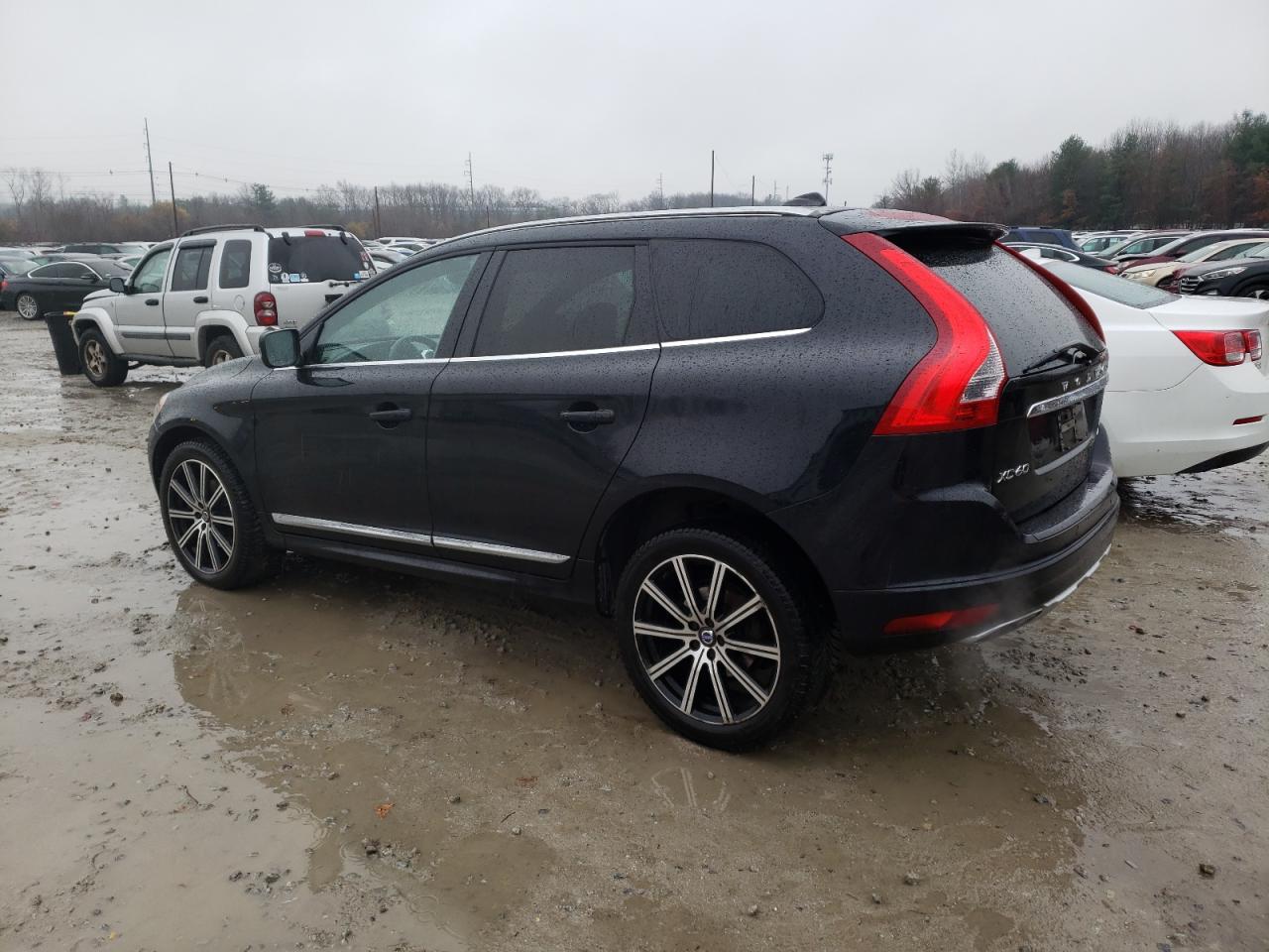 VIN YV4902RKXF2734761 2015 VOLVO XC60 no.2