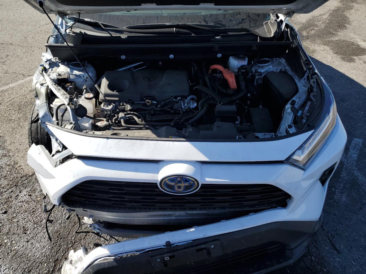 2023 Toyota RAV 4 - Image 12