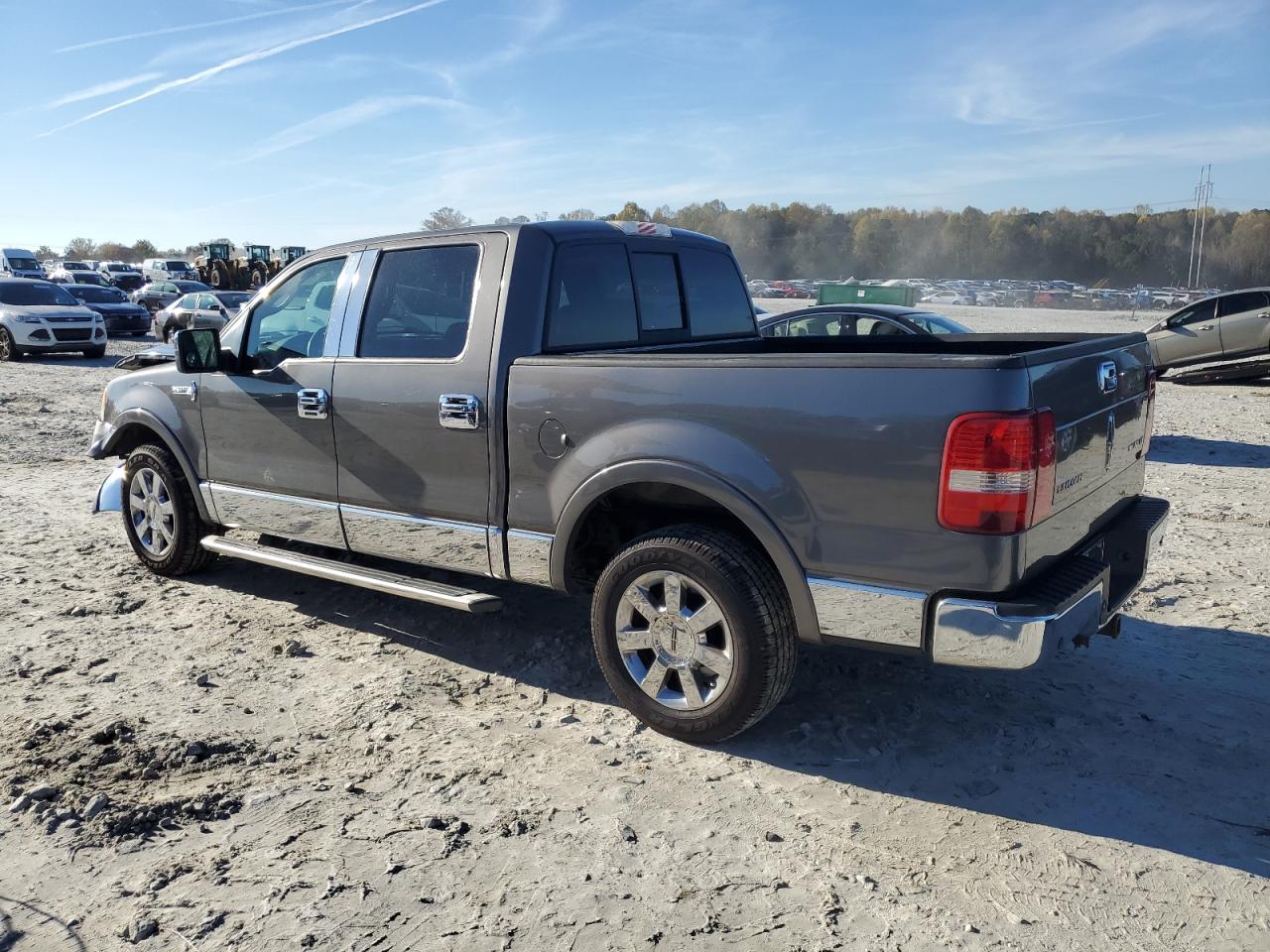 2006 Lincoln Mark LT - Image 2