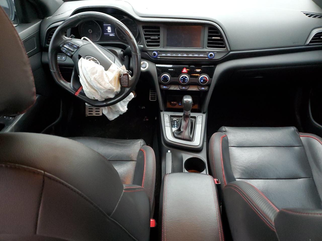 2019 Hyundai Elantra - Image 8