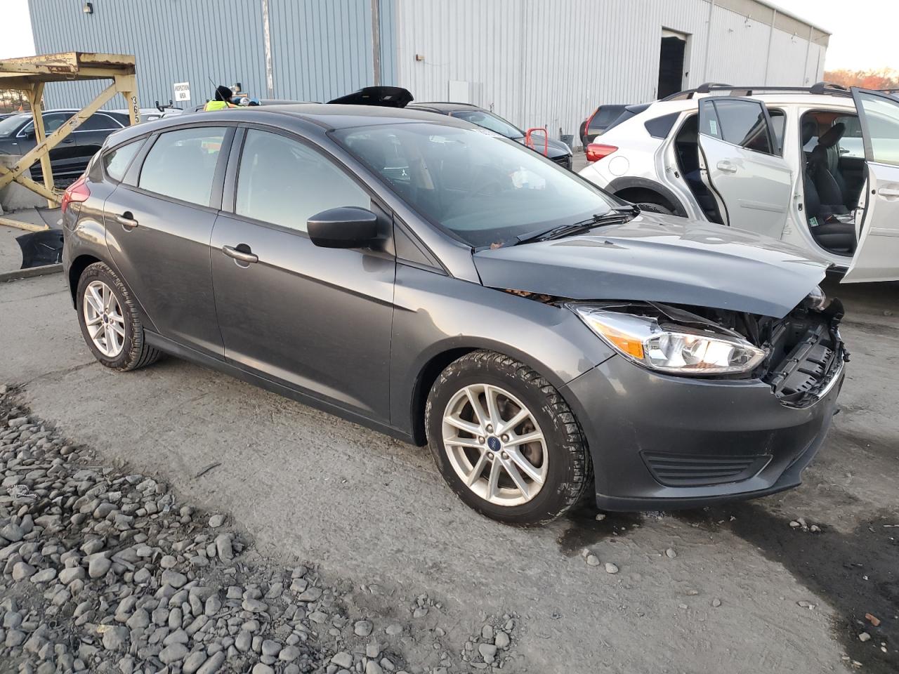 2018 Ford Focus Se VIN: 1FADP3K21JL324089 Lot: 80131994