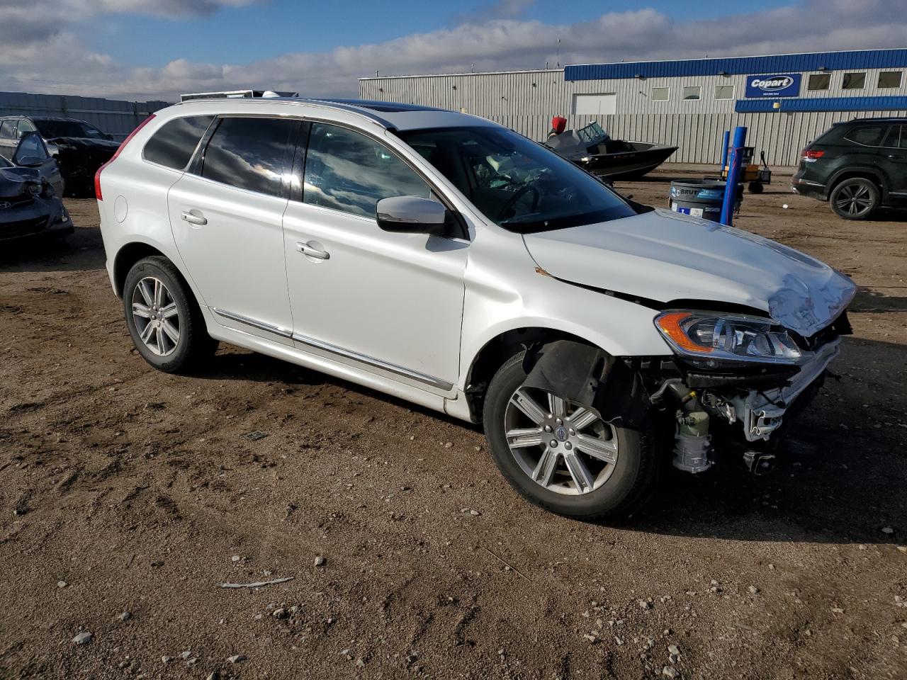 2016 Volvo XC60 - Image 4