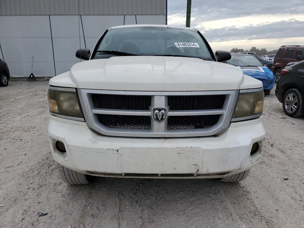 2009 Dodge Dakota - Image 5