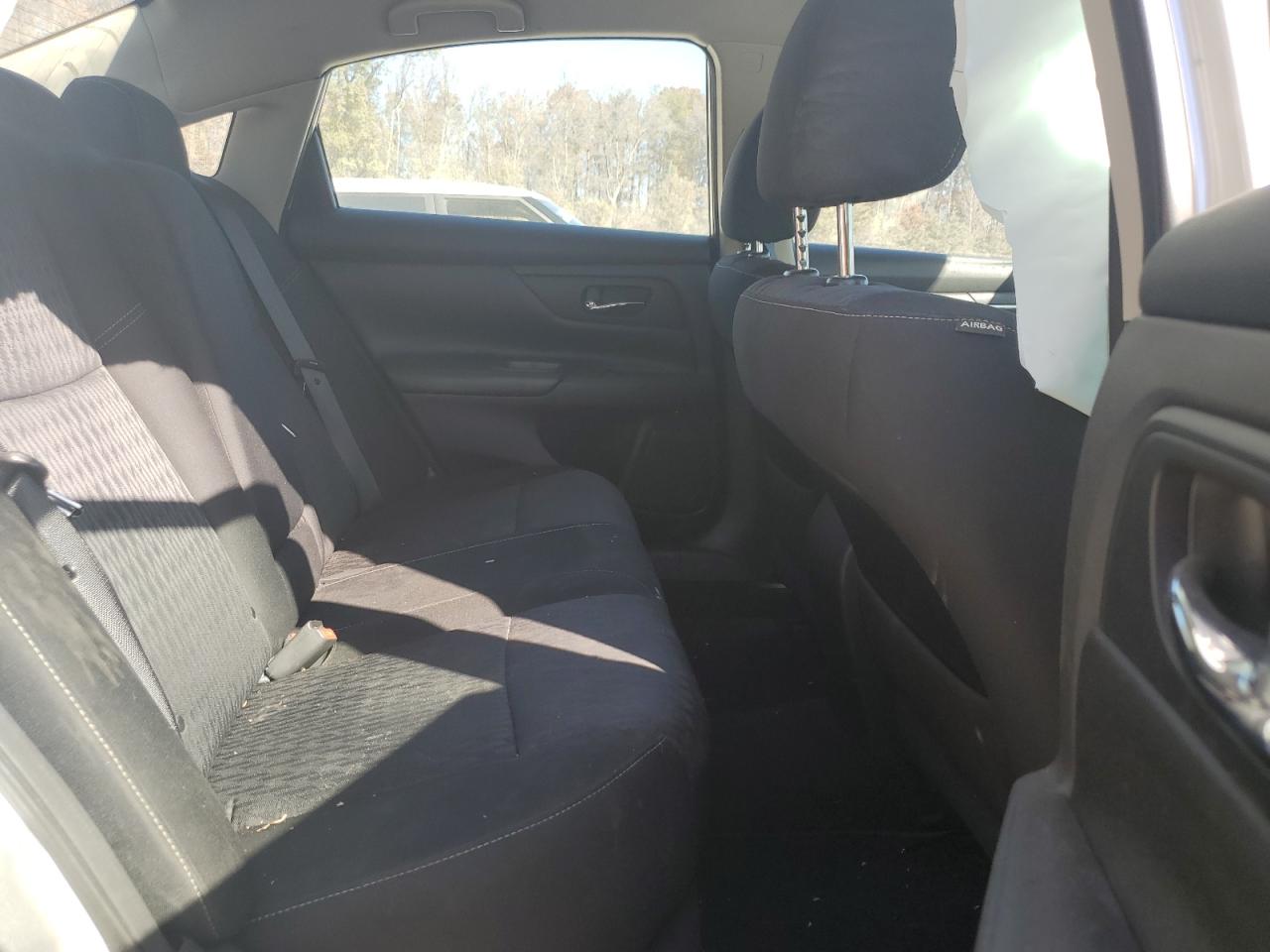 2018 Nissan Altima - Image 10