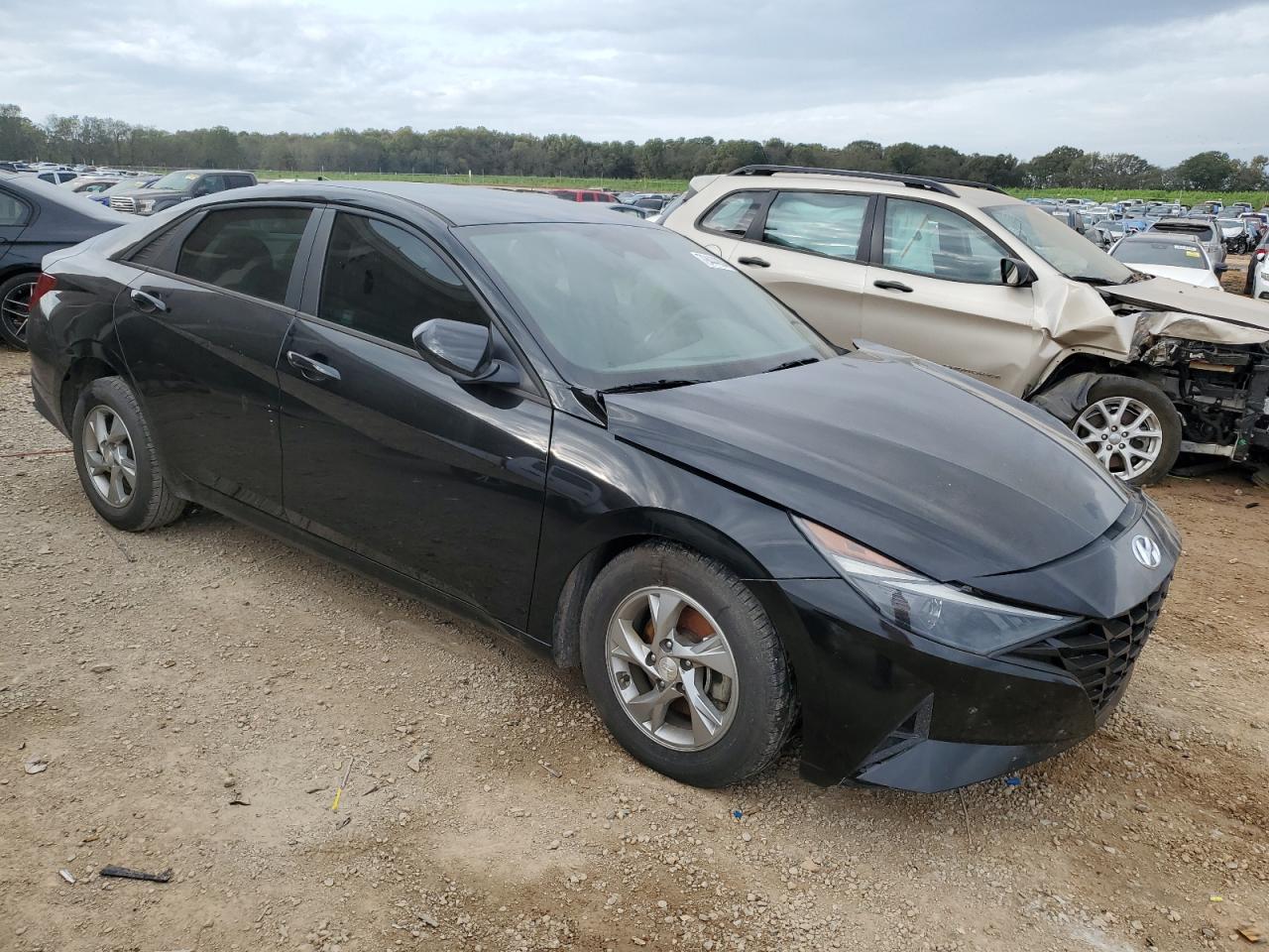 2022 Hyundai Elantra - Image 4