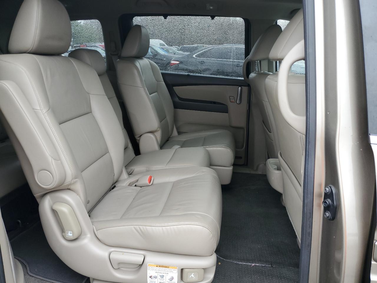 2012 Honda Odyssey - Image 11