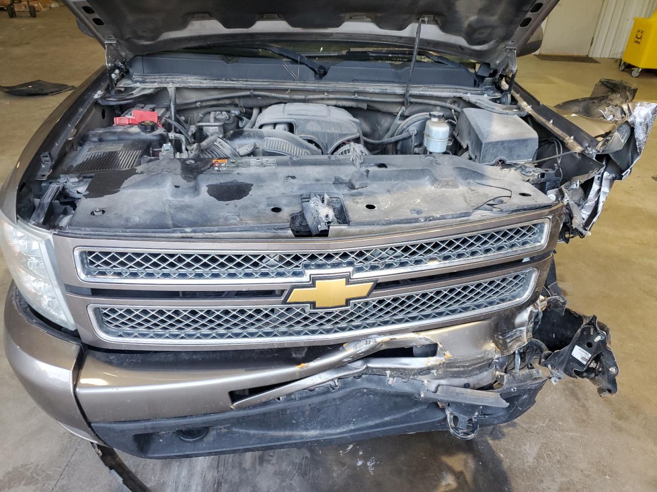 2012 Chevrolet Silverado - Image 11