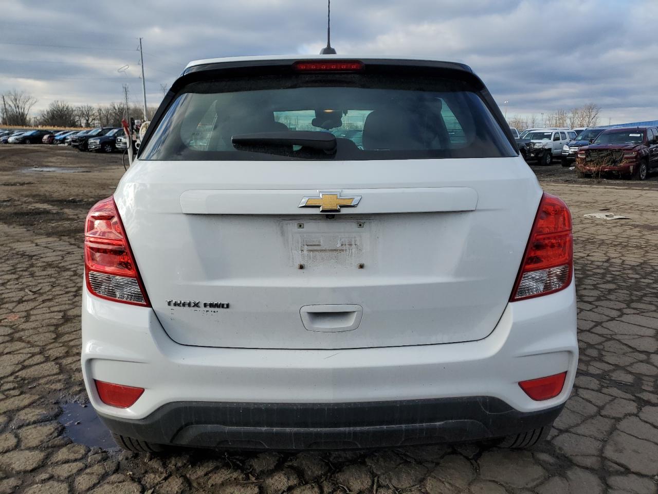 VIN KL7CJNSB4JB604711 2018 CHEVROLET TRAX no.6