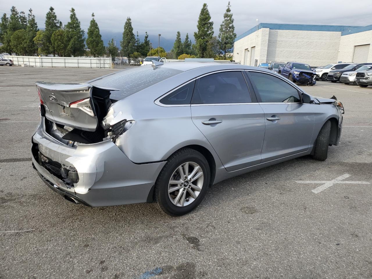 2017 Hyundai Sonata - Image 3
