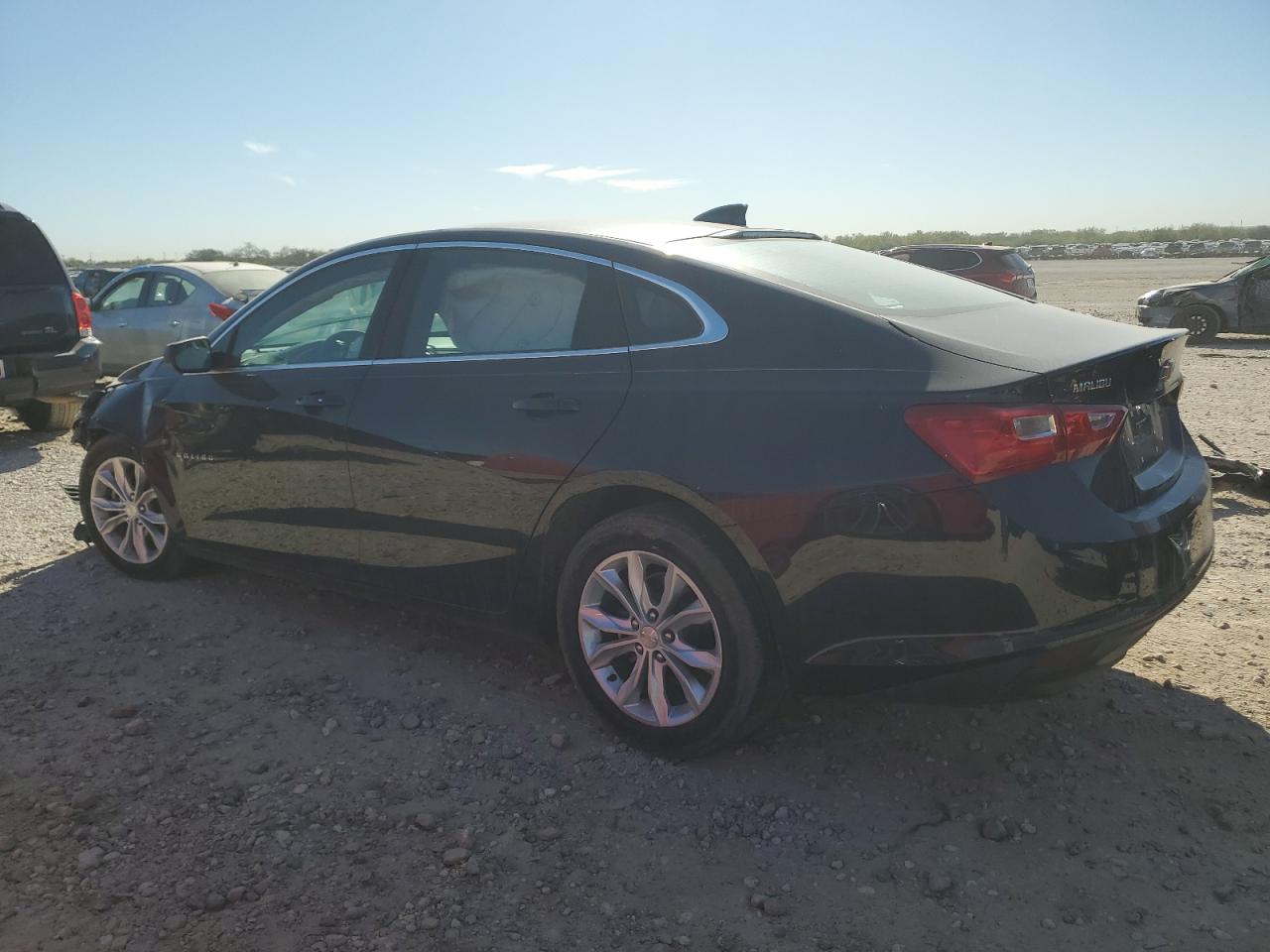 2023 Chevrolet Malibu - Image 2