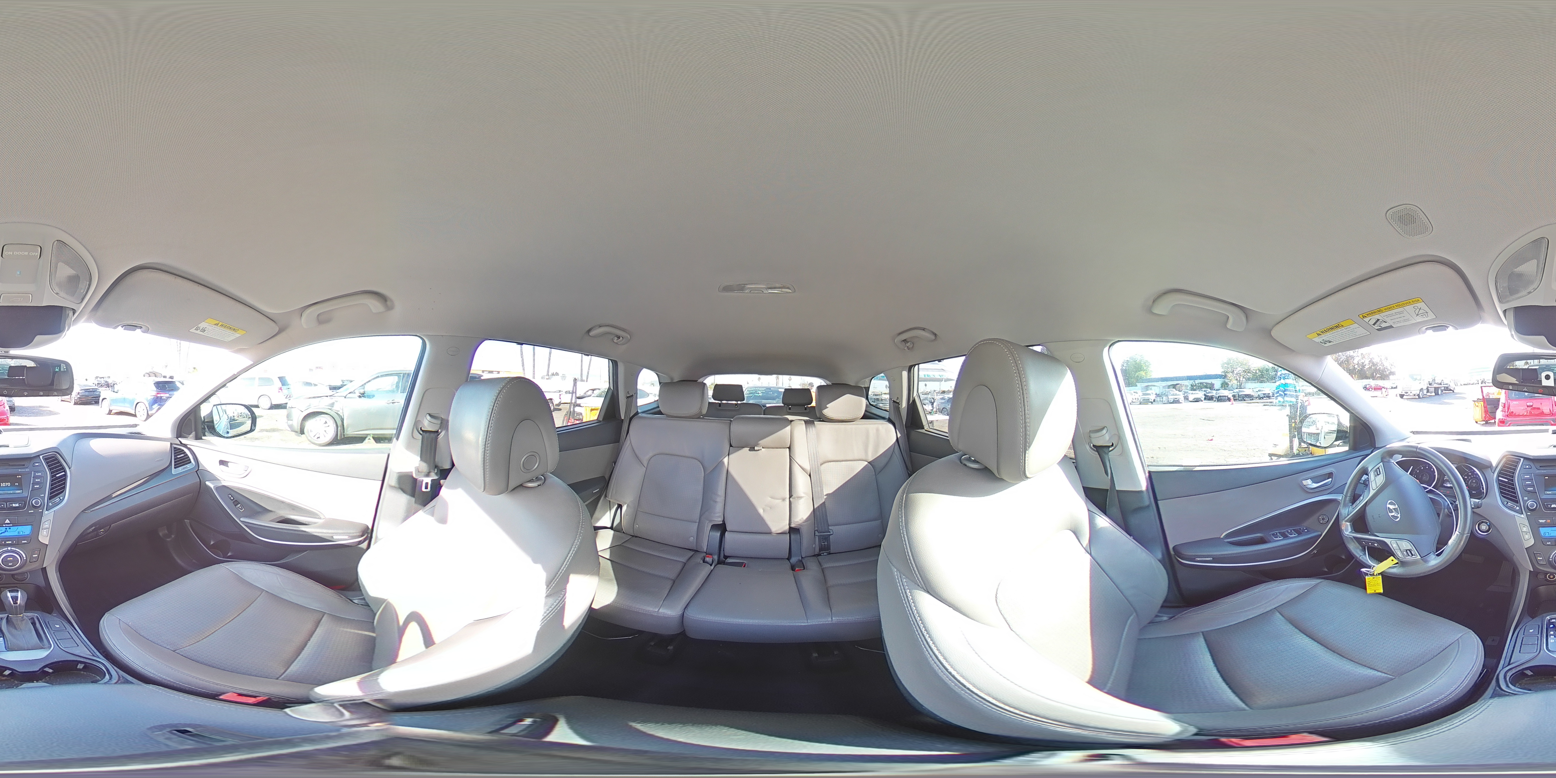 2014 Hyundai Santa Fe - Image 13