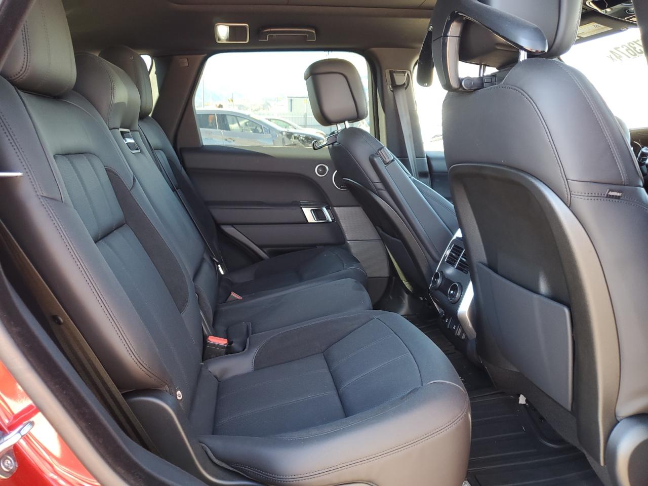2020 Land Rover Range Rover - Image 11