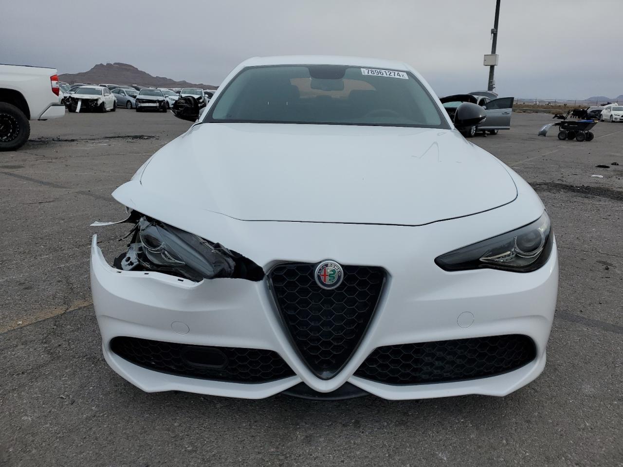 VIN ZARFAEBN3J7594479 2018 ALFA ROMEO GIULIA no.5