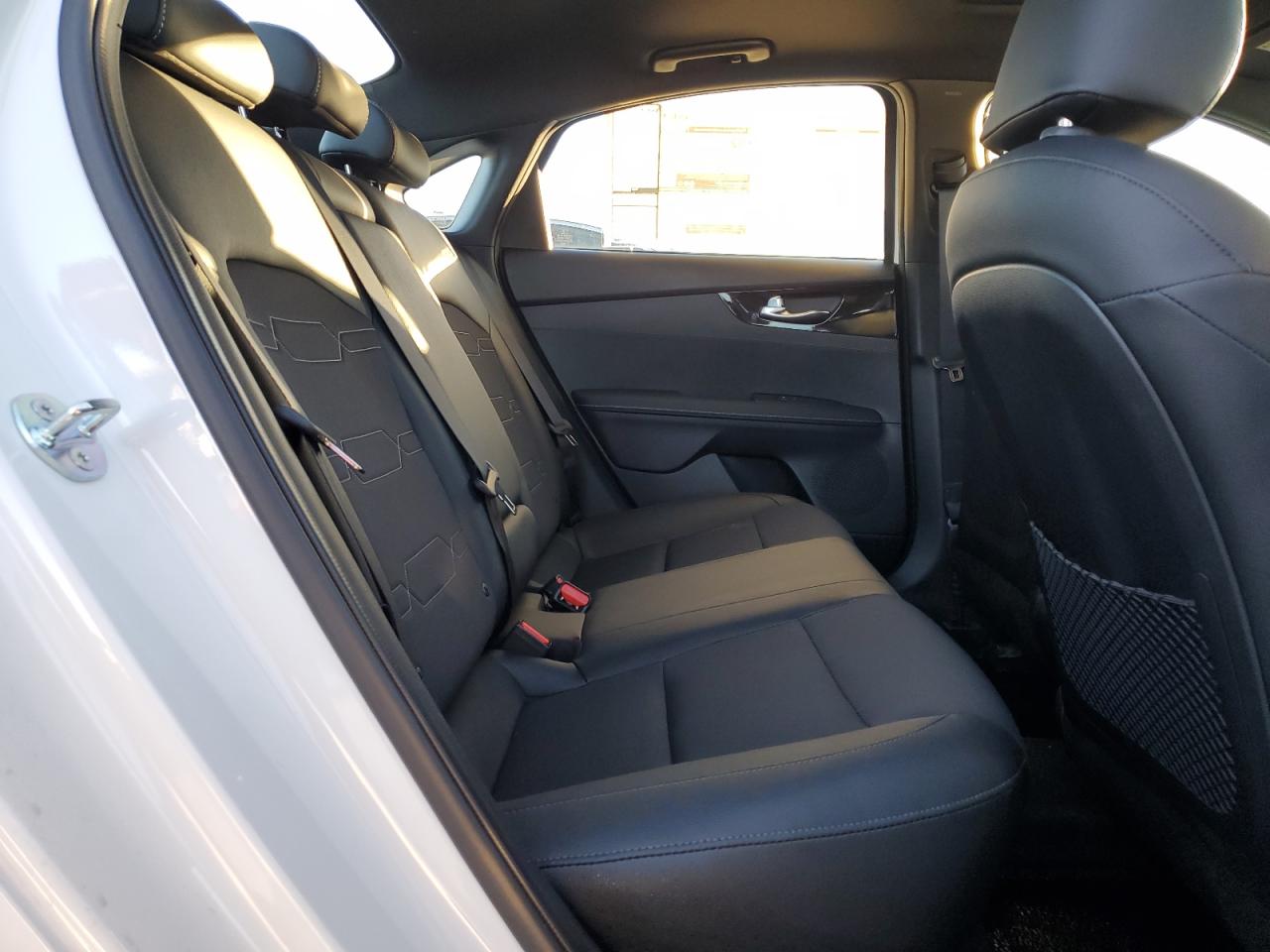2024 Kia Forte - Image 10