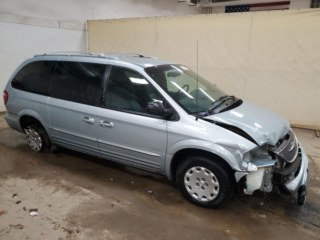 2002 Chrysler Town & Country - Image 4