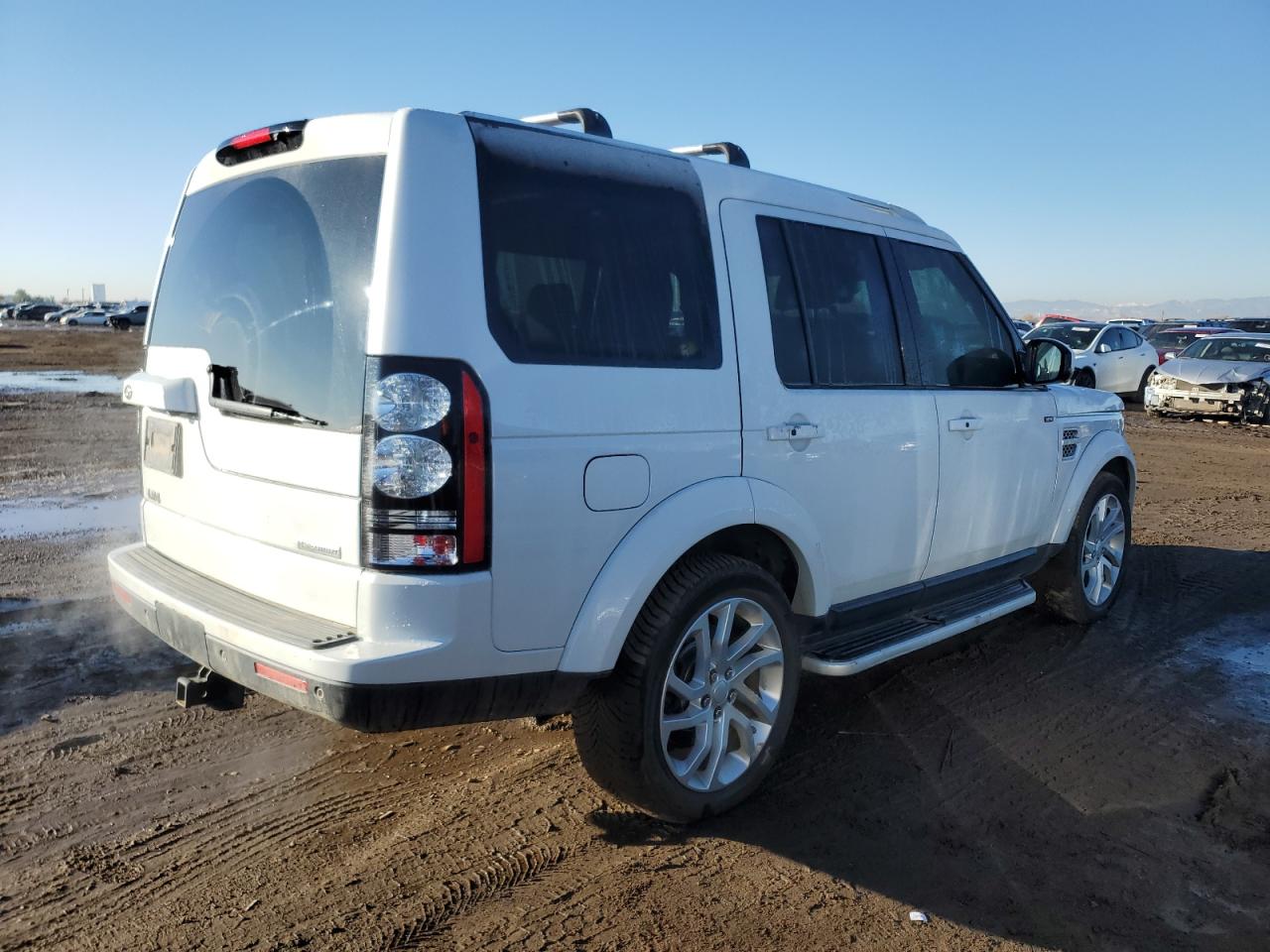 2016 Land Rover LR4 - Image 3