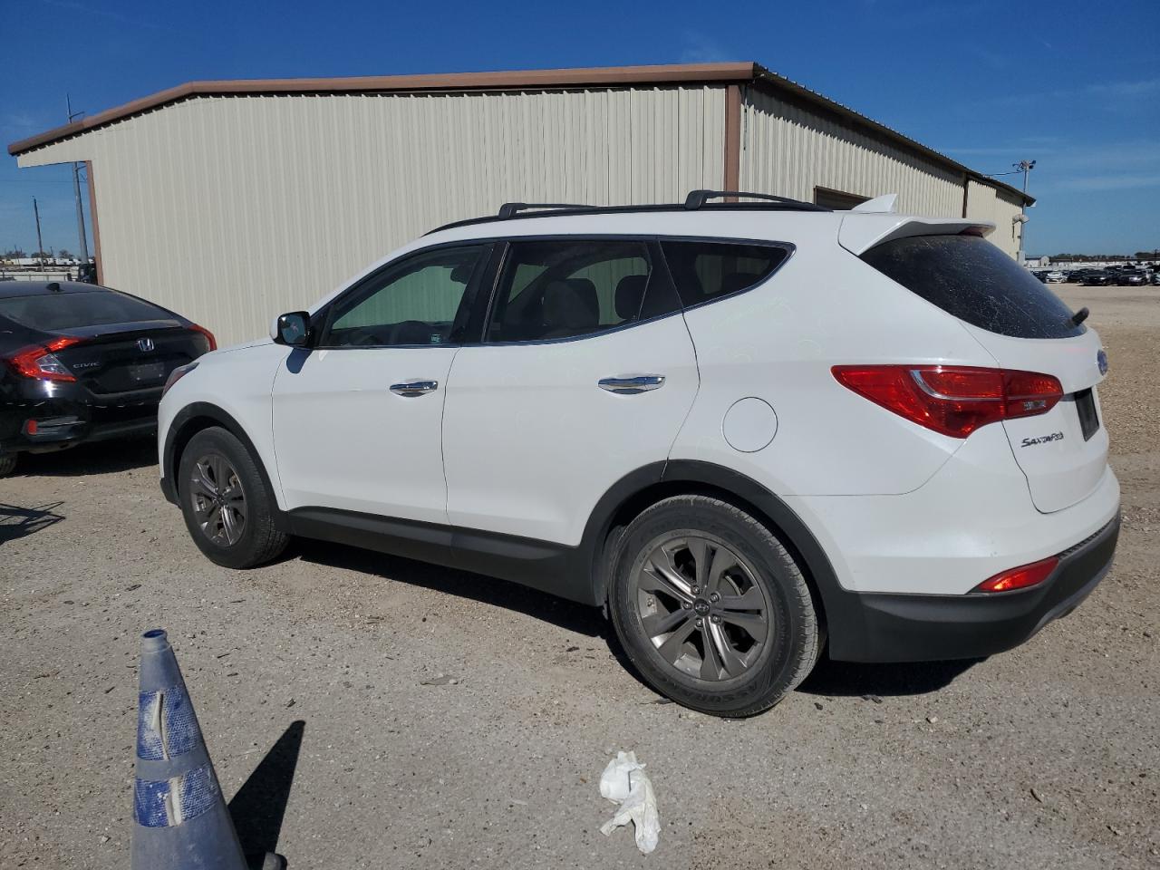 2016 Hyundai Santa Fe - Image 2