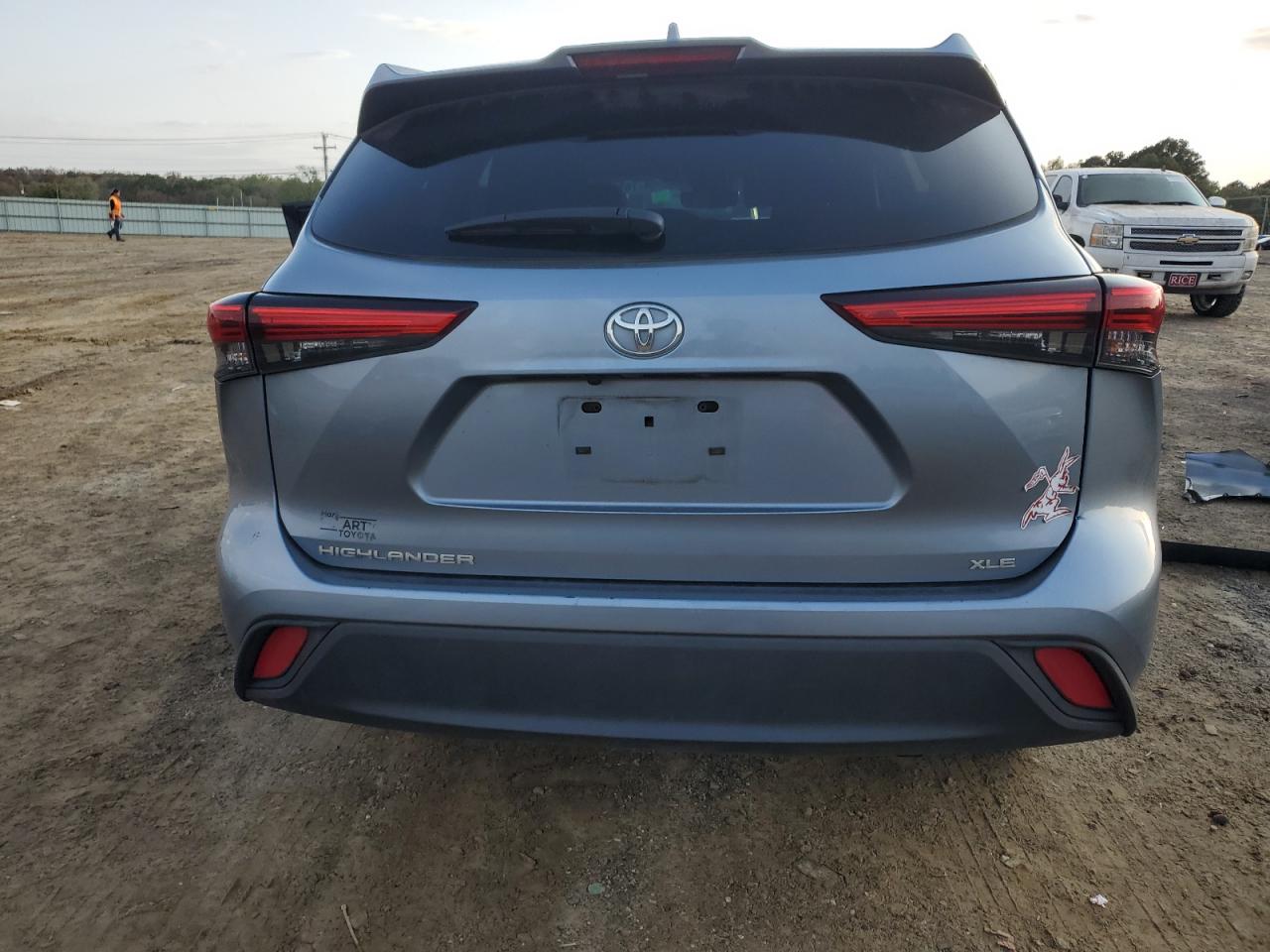 2021 Toyota Highlander - Image 6