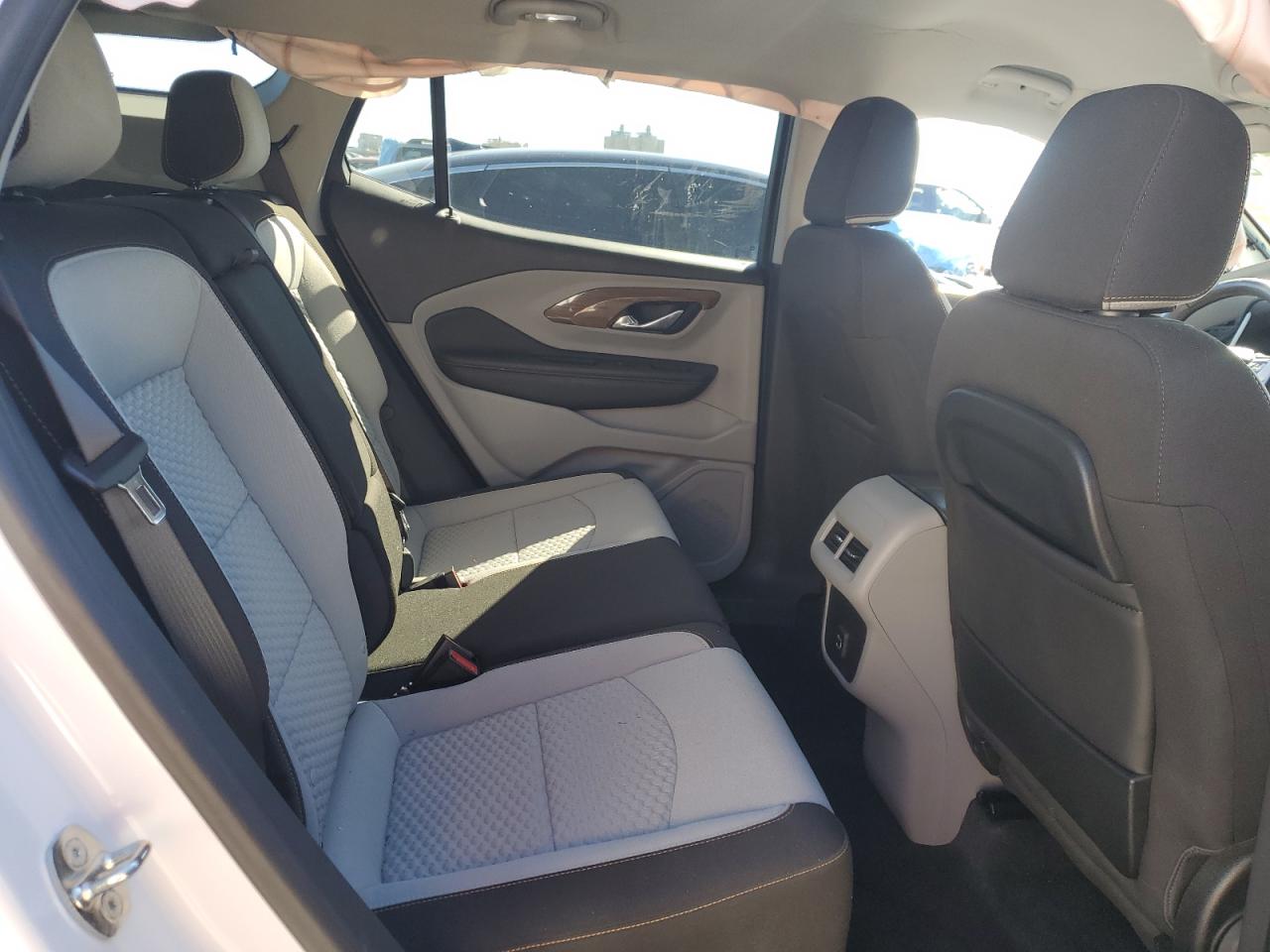 2021 GMC Terrain - Image 11