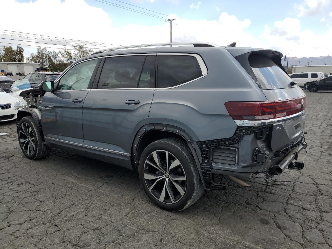 VIN 1V2FR2CA7RC515667 2024 VOLKSWAGEN ATLAS no.2