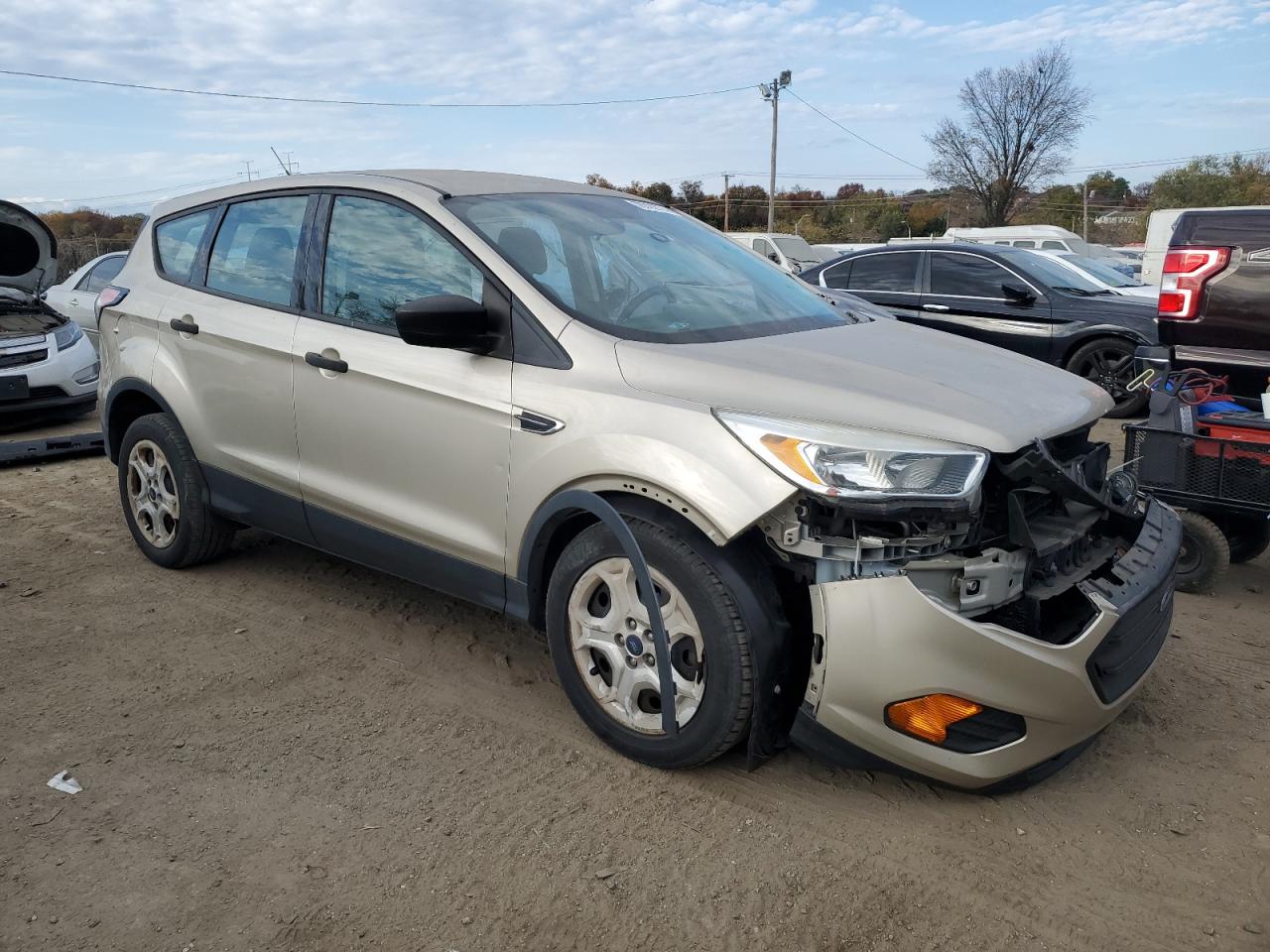 VIN 1FMCU0F7XHUD91437 2017 FORD ESCAPE no.4