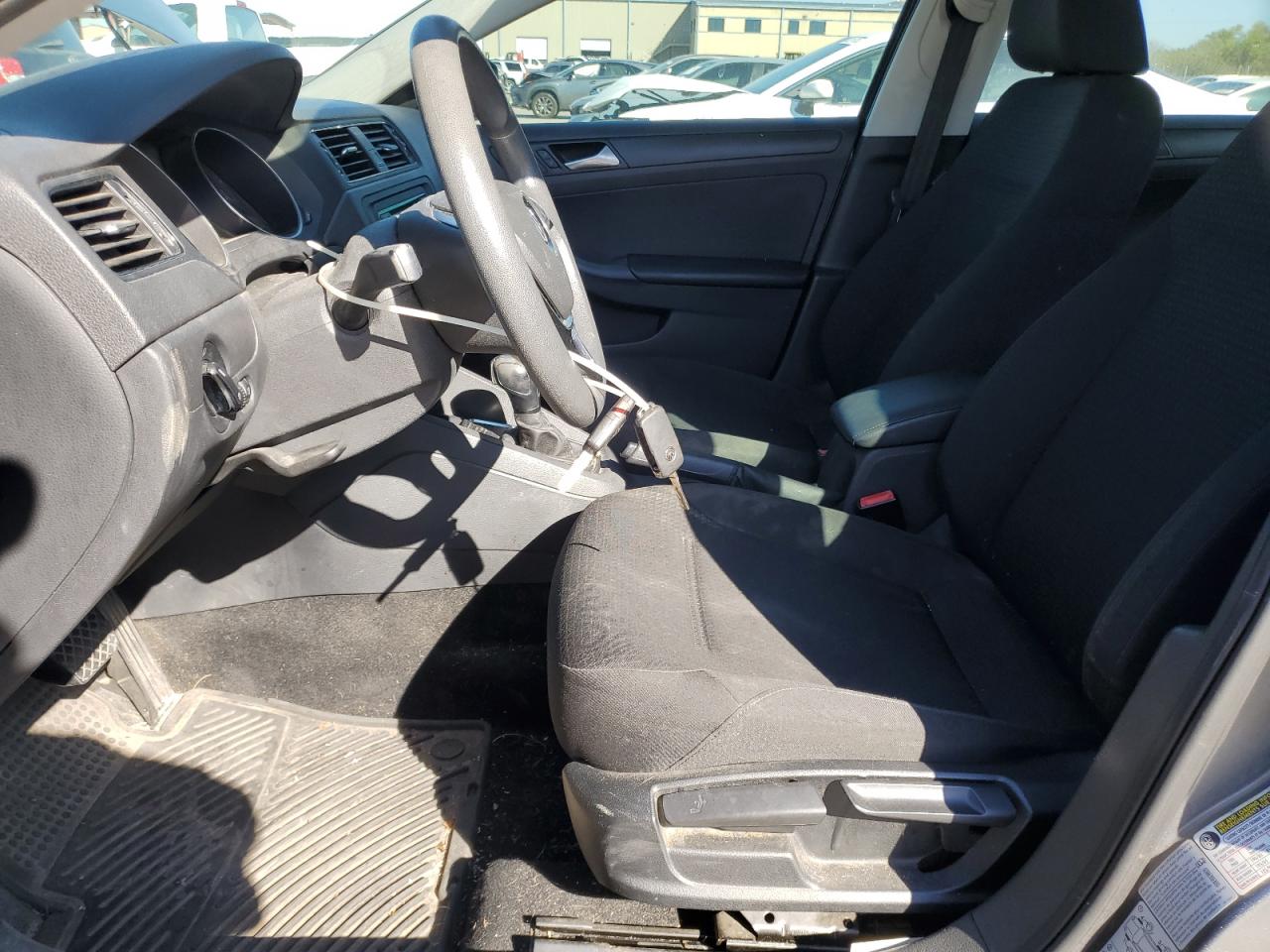 2015 Volkswagen Jetta - Image 7
