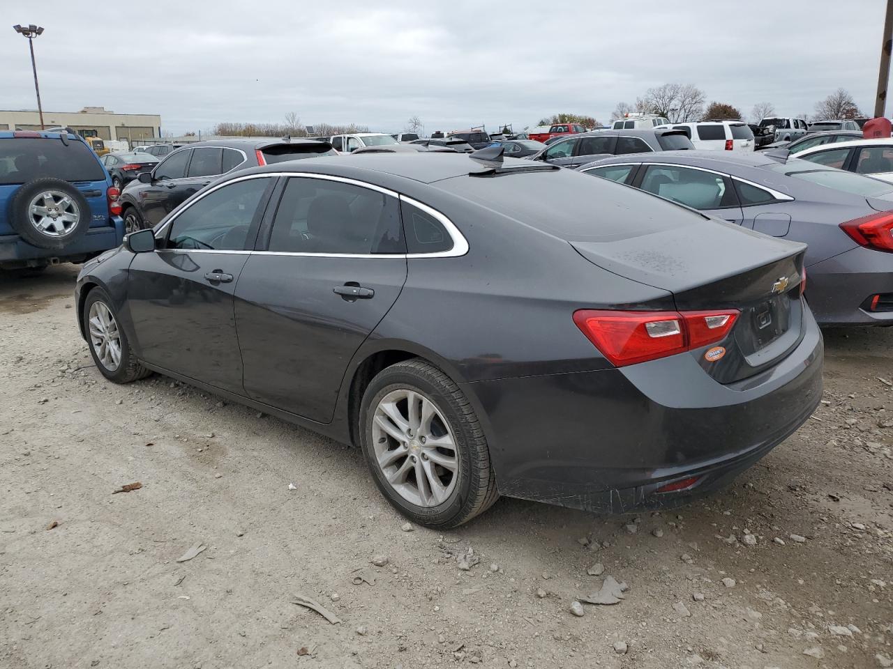 2018 Chevrolet Malibu - Image 2