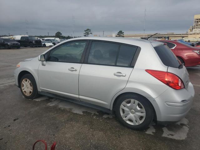 Хэтчбеки NISSAN VERSA 2012 Серебристый