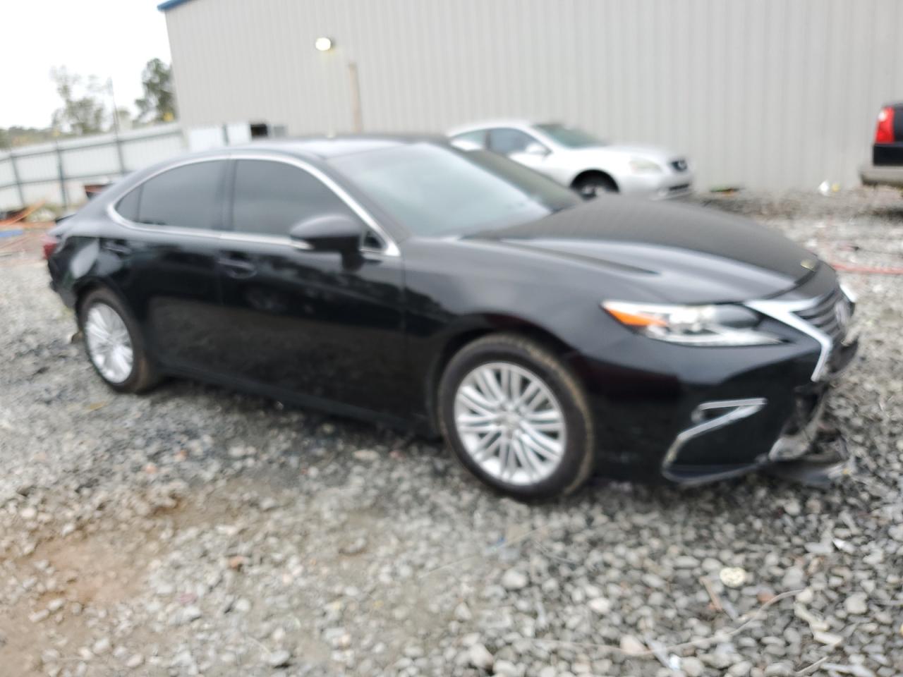 2016 Lexus ES - Image 4