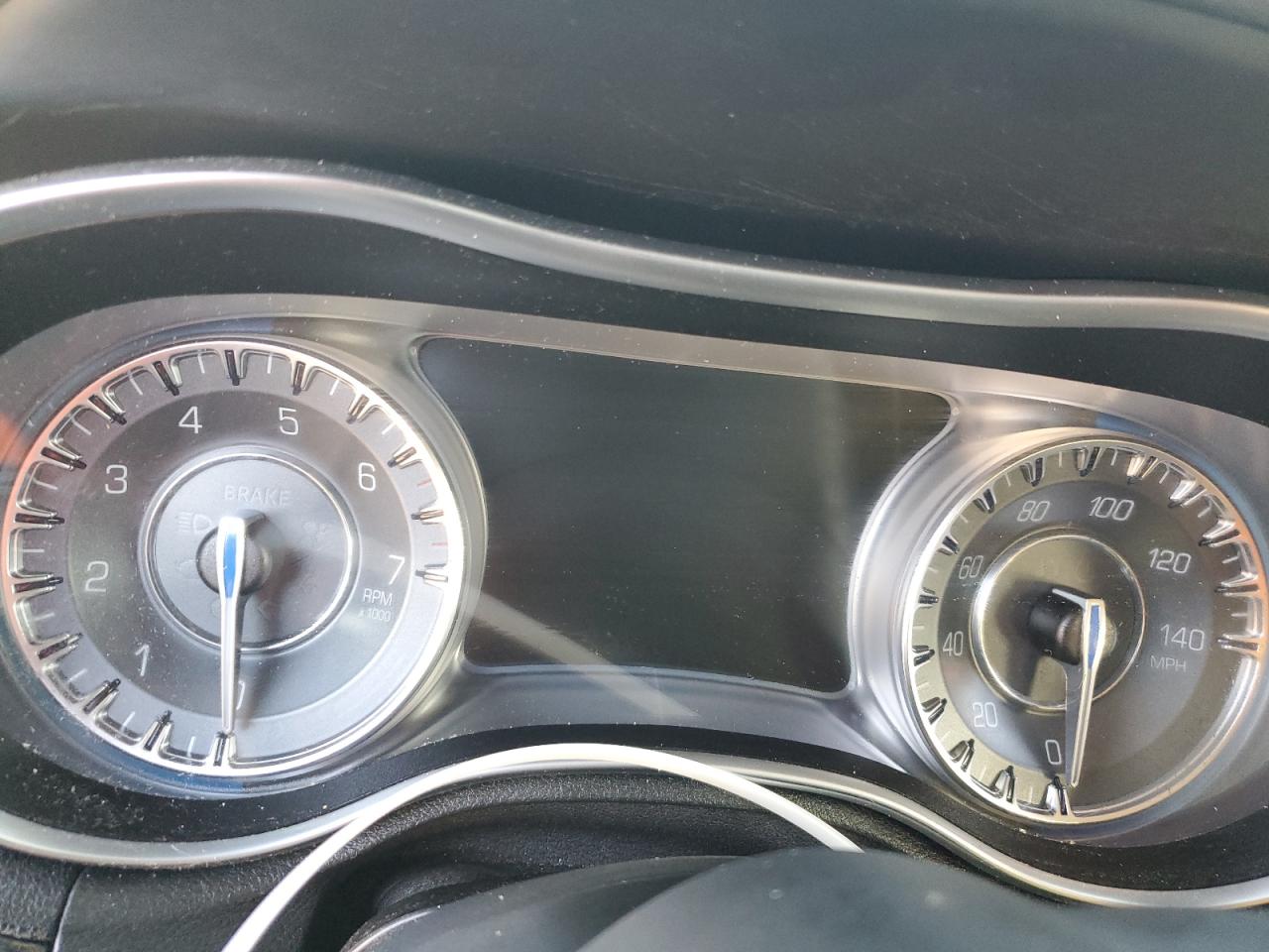 2016 Chrysler 300 - Image 9