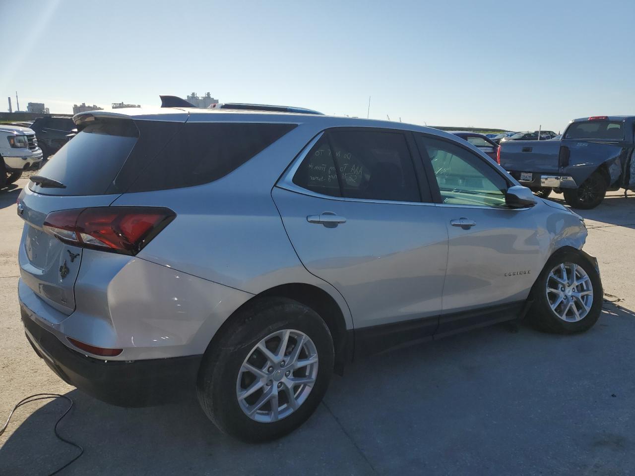 2022 Chevrolet Equinox - Image 3