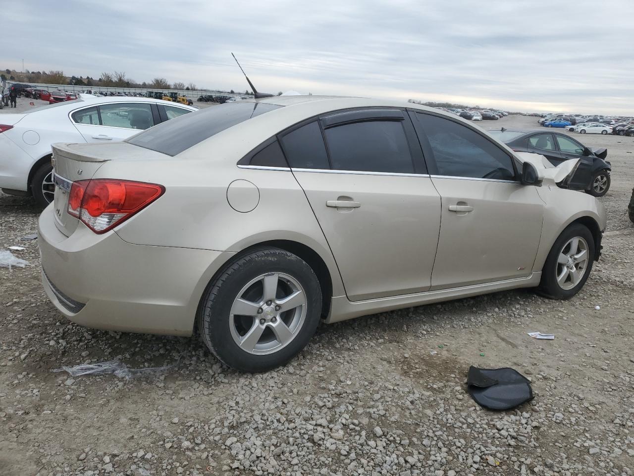 2014 Chevrolet Cruze - Image 3