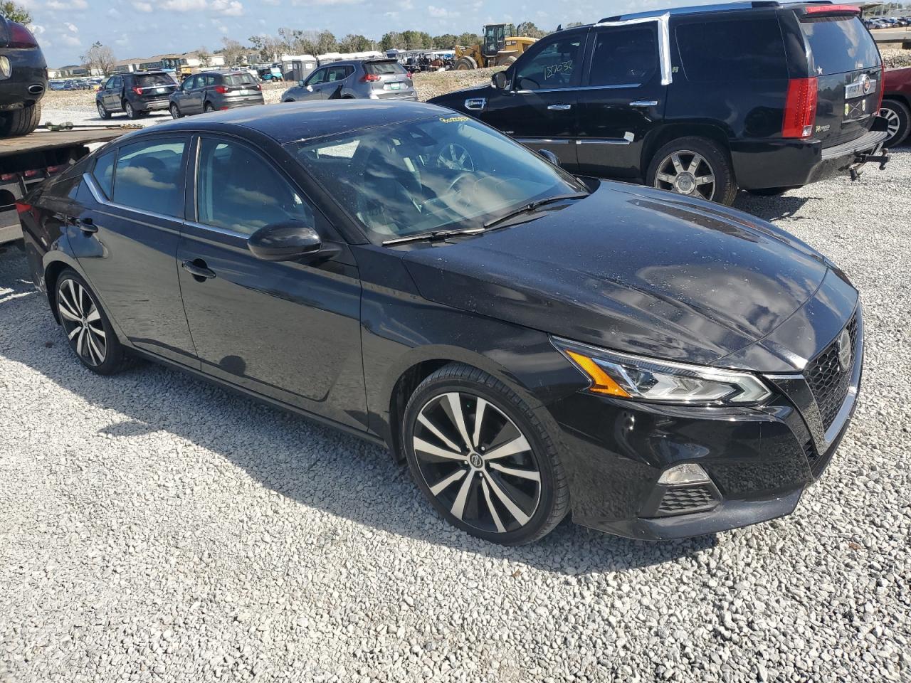 2021 Nissan Altima - Image 4