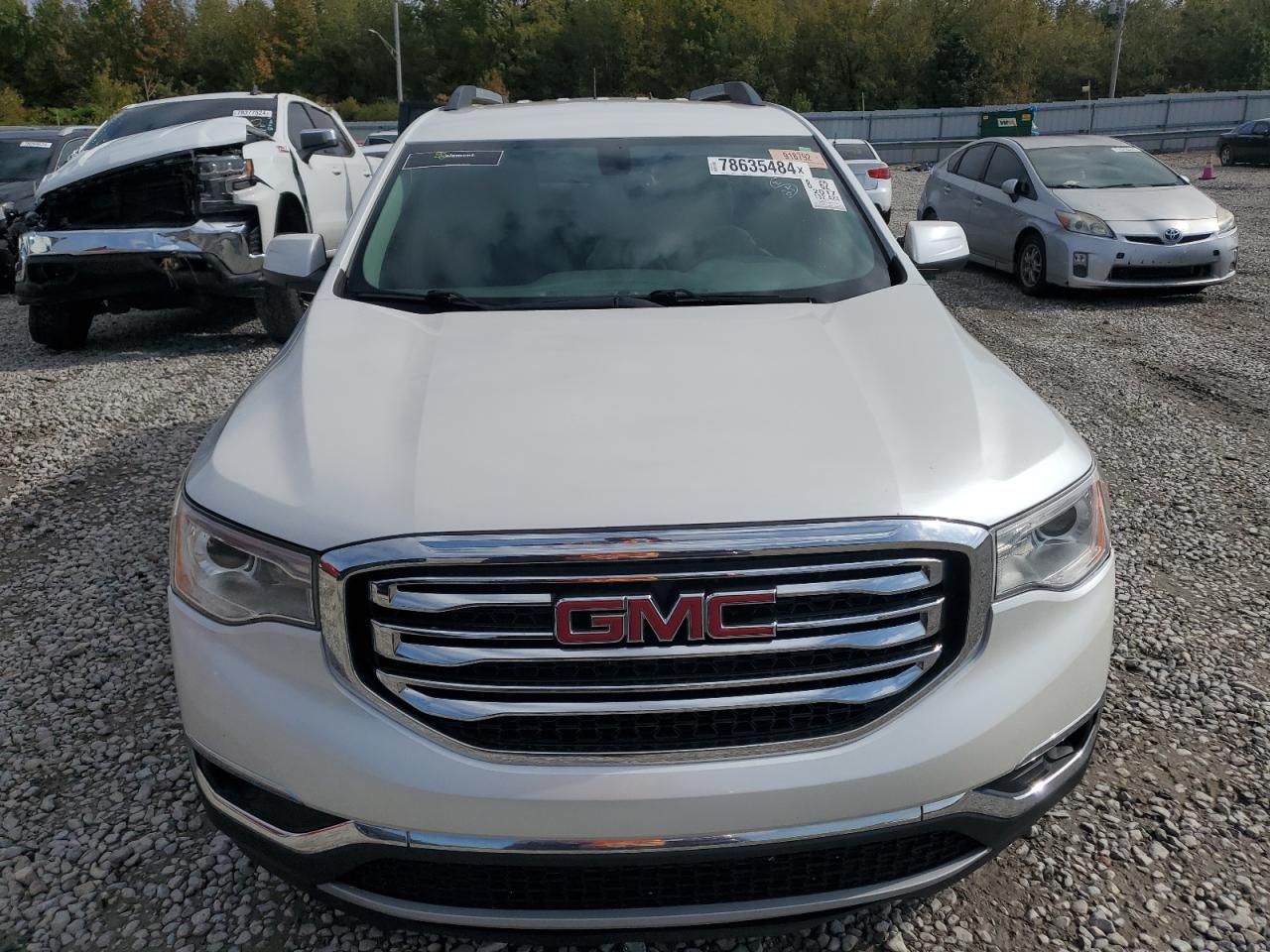 2017 GMC Acadia - Image 5