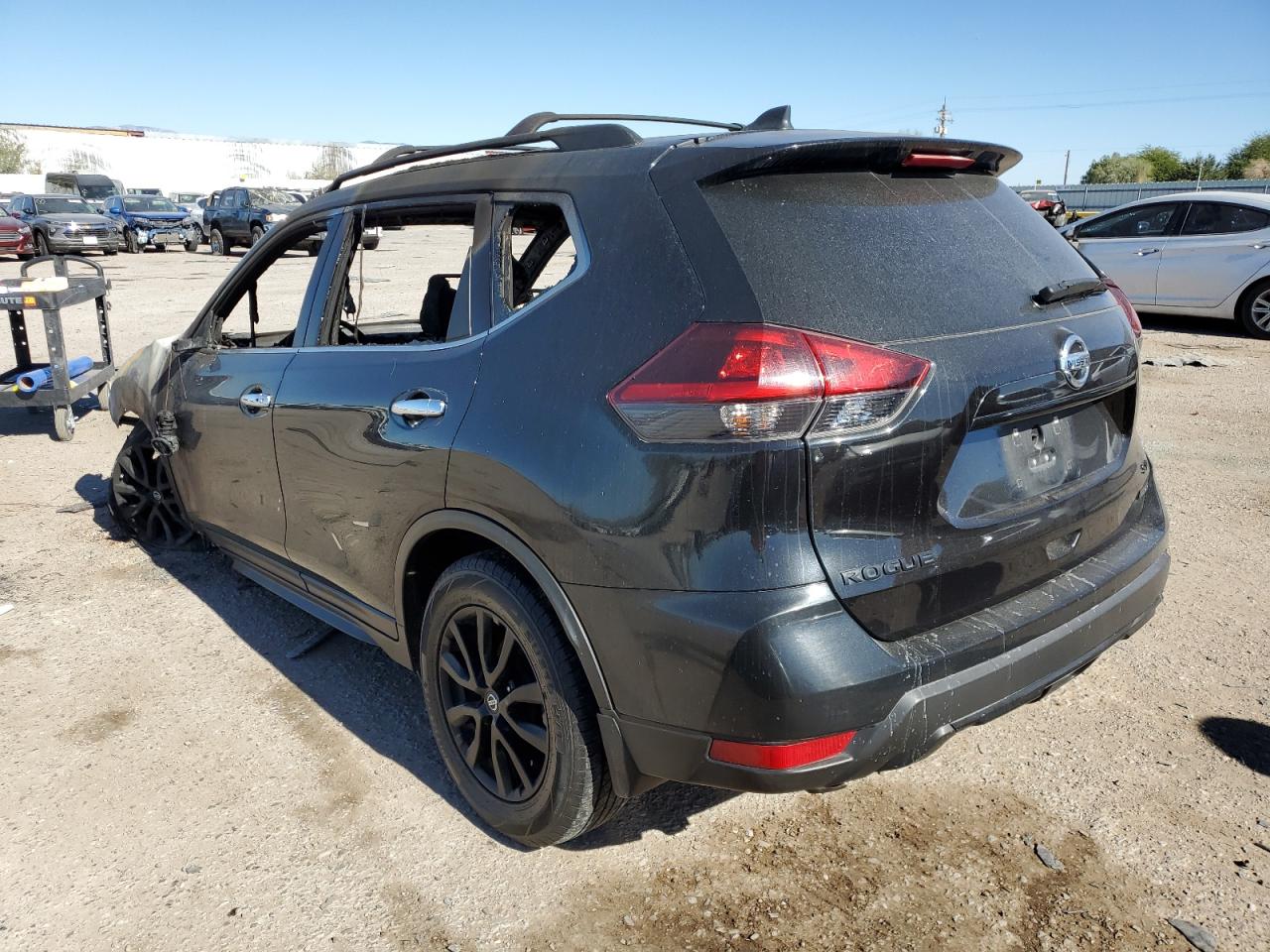 2018 Nissan Rogue - Image 2
