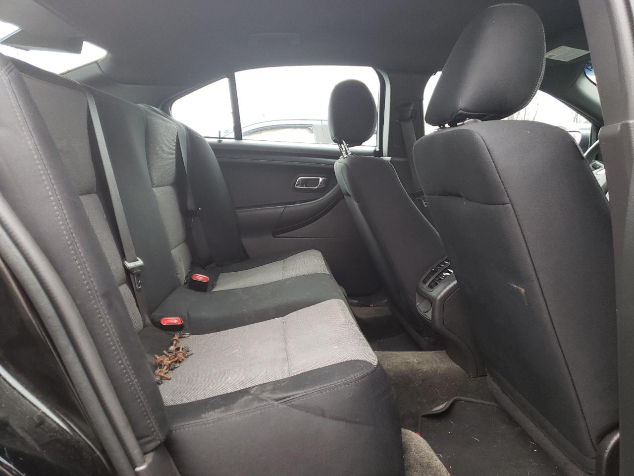 2015 Ford Taurus - Image 10