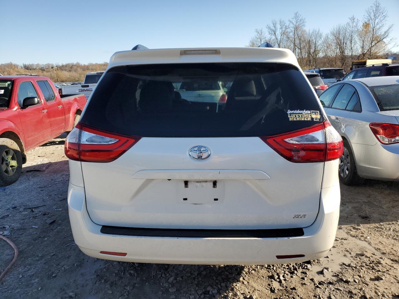 2017 Toyota Sienna - Image 6
