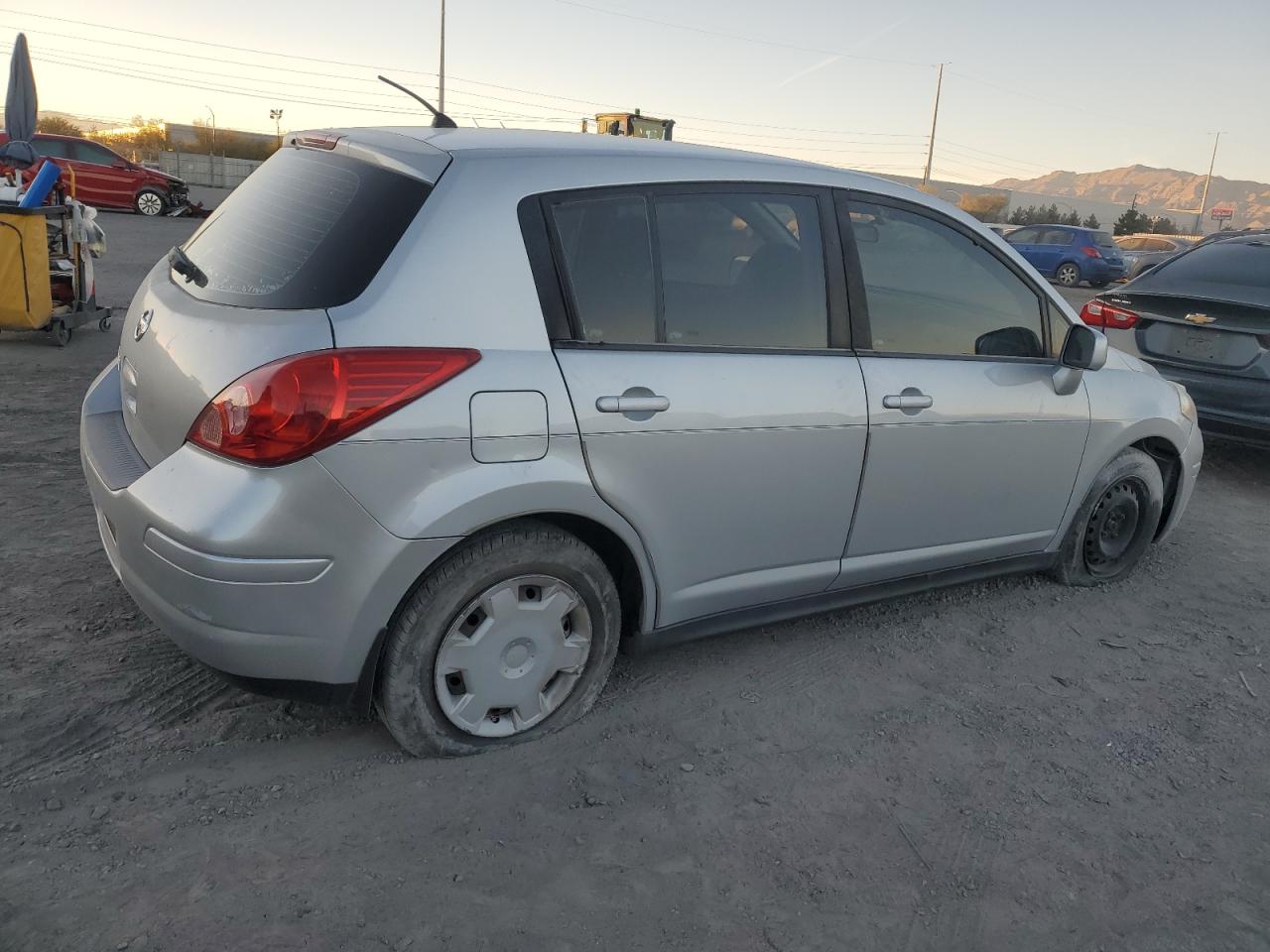 2009 Nissan Versa - Image 3
