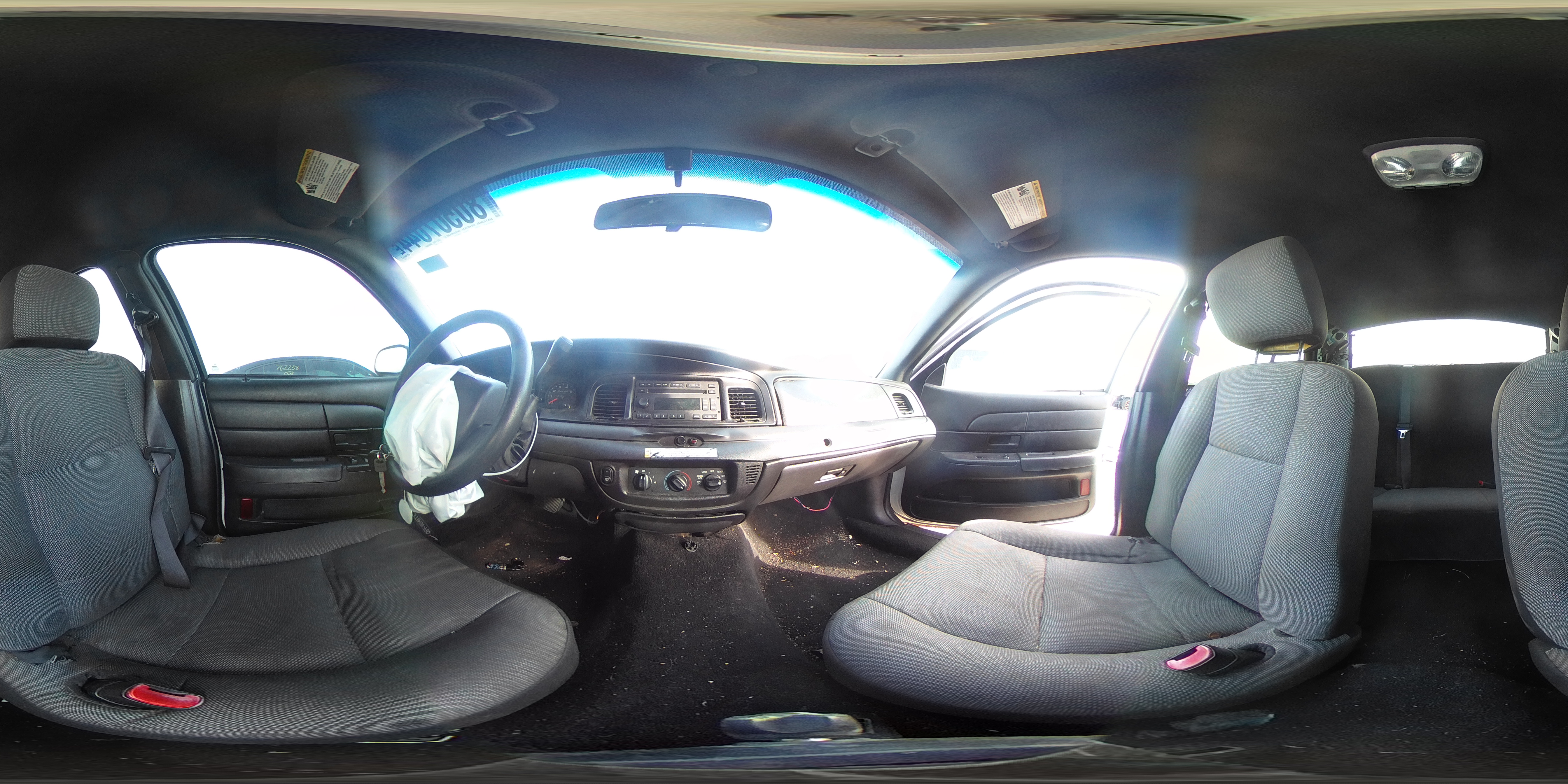 2010 Ford Crown Victoria - Image 13