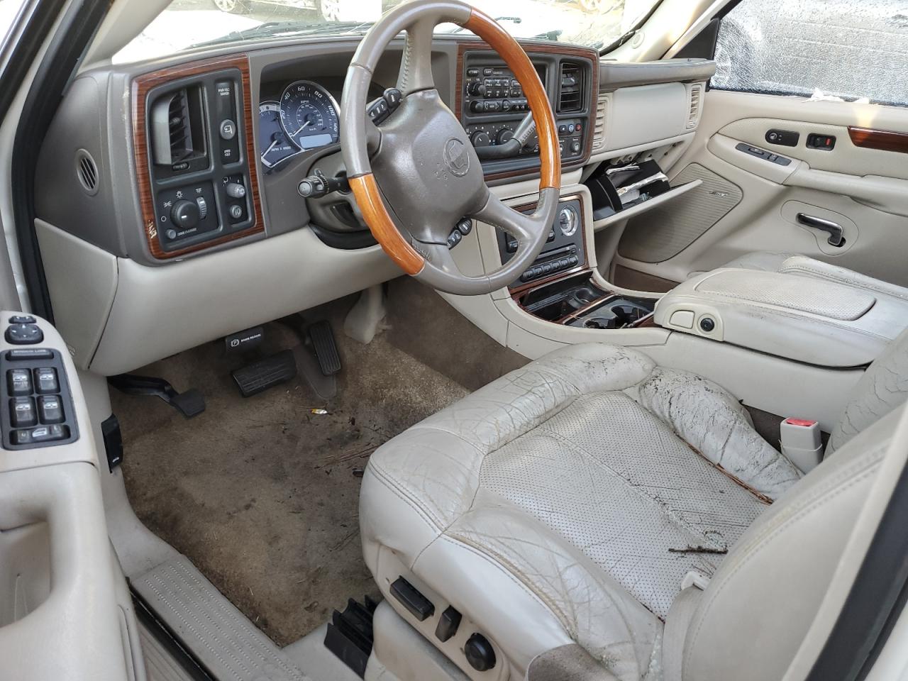2002 Cadillac Escalade - Image 8