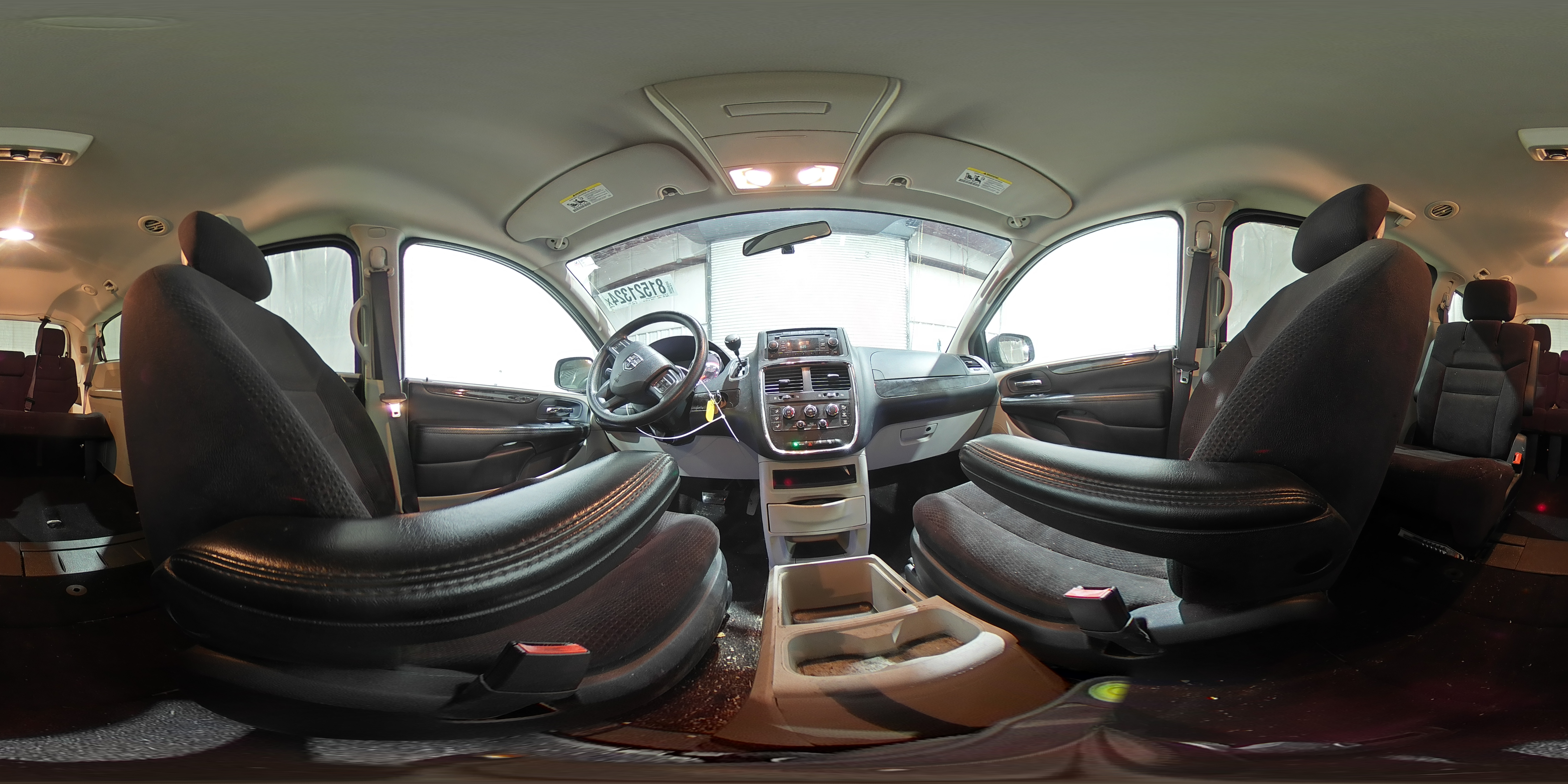 2014 Dodge Caravan - Image 16