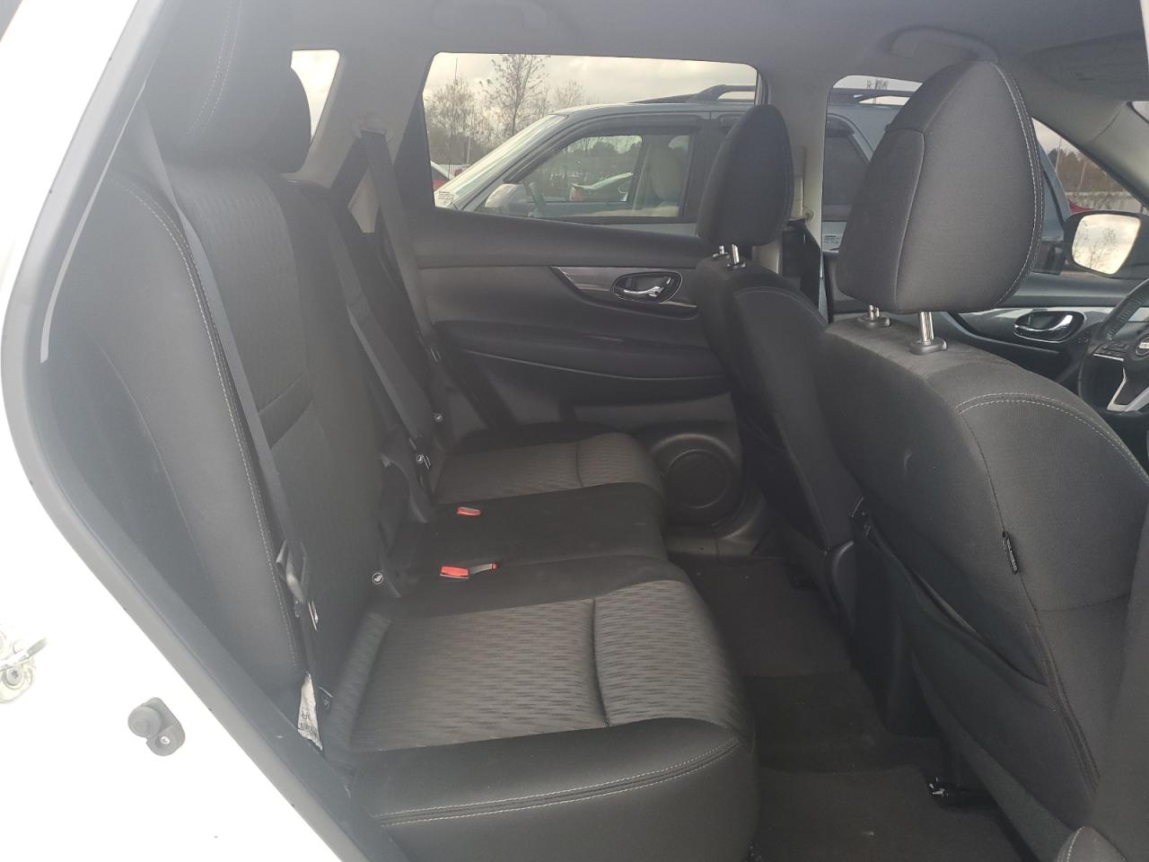 2018 Nissan Rogue - Image 12